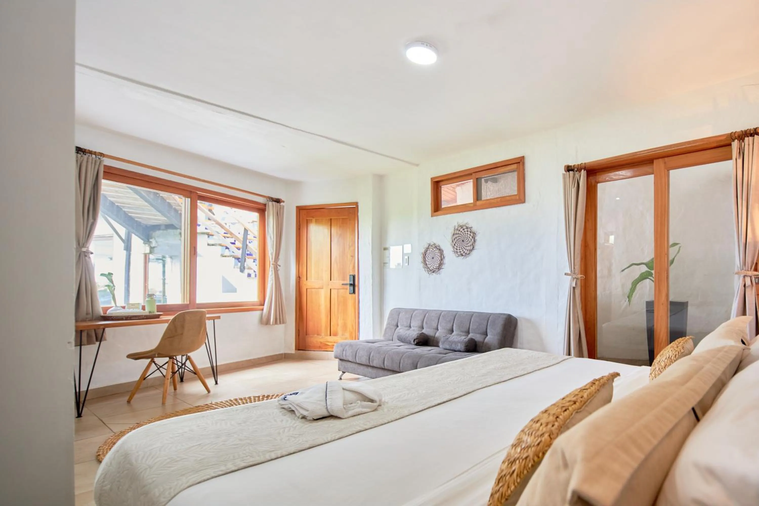 Bedroom, Bed in Blu Galapagos Sustainable Waterfront Lodge