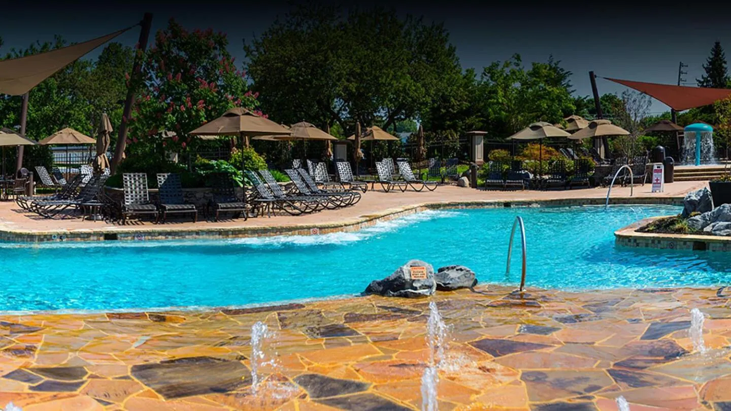 Swimming pool in Eden Resort and Suites, BW Premier Collection