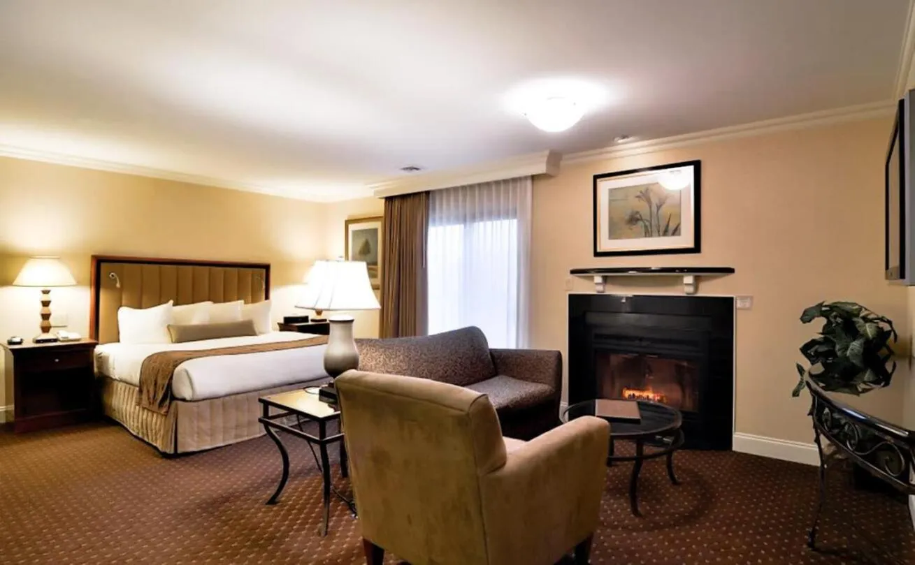 Living room, Bed in Eden Resort and Suites, BW Premier Collection