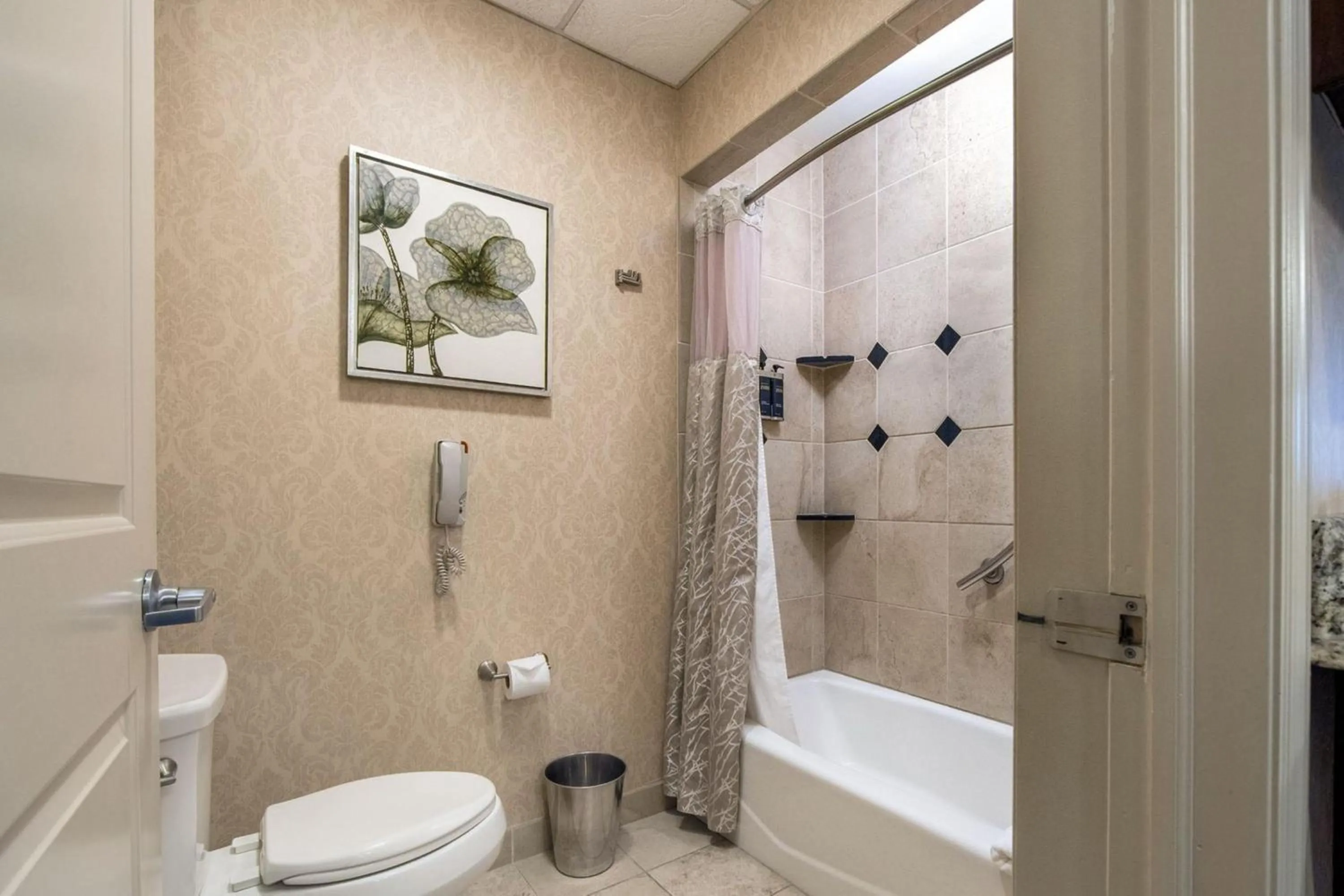 Bathroom in Eden Resort and Suites, BW Premier Collection