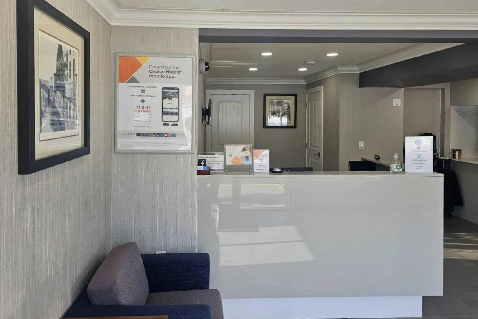 Lobby or reception in Rodeway Inn & Suites