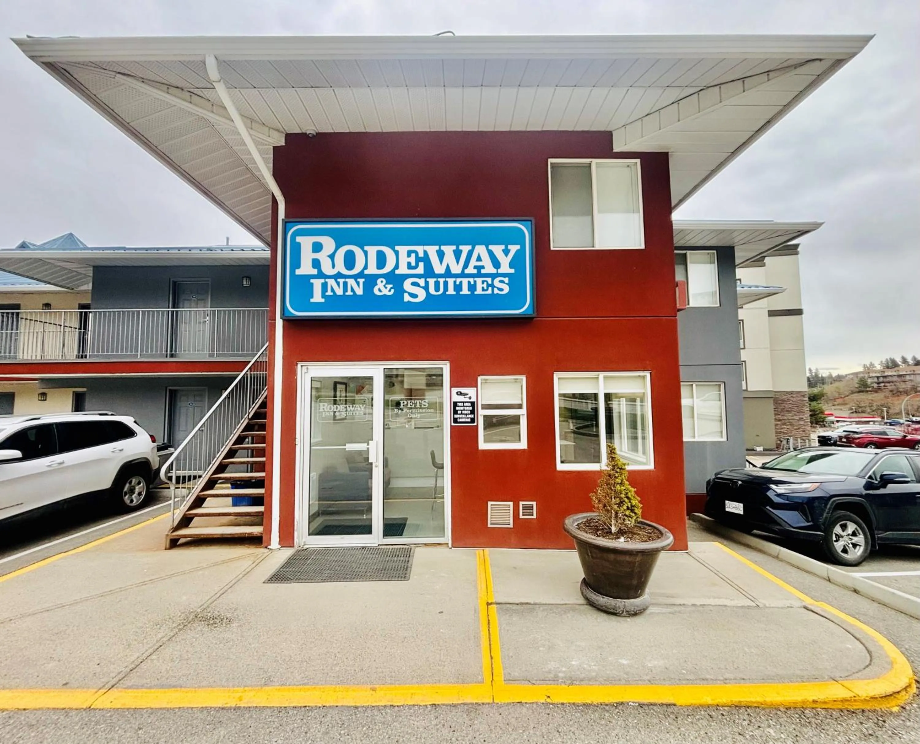 Property building in Rodeway Inn & Suites