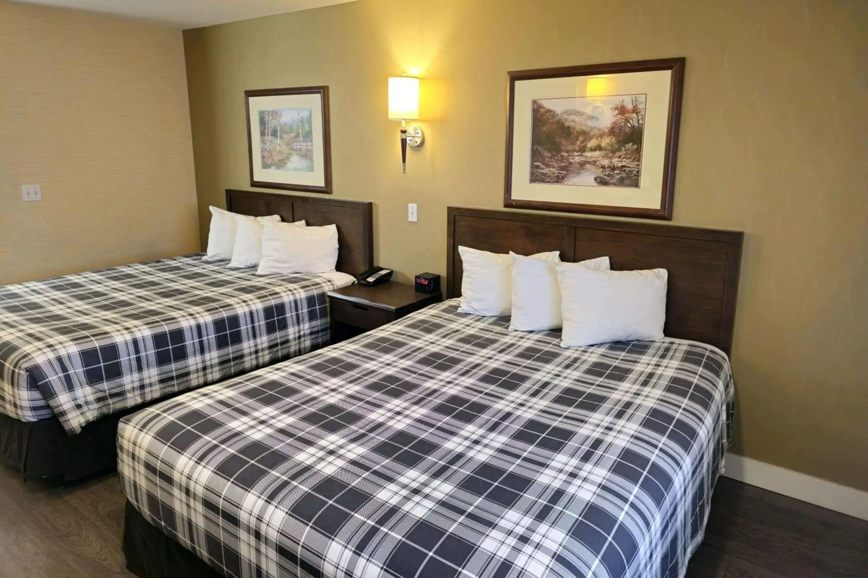 Standard Queen Room with Two Queen Beds - Non-Smoking in Rodeway Inn & Suites Standard Queen Room with Two Queen Beds - Non-Smoking in Rodeway Inn & Suites