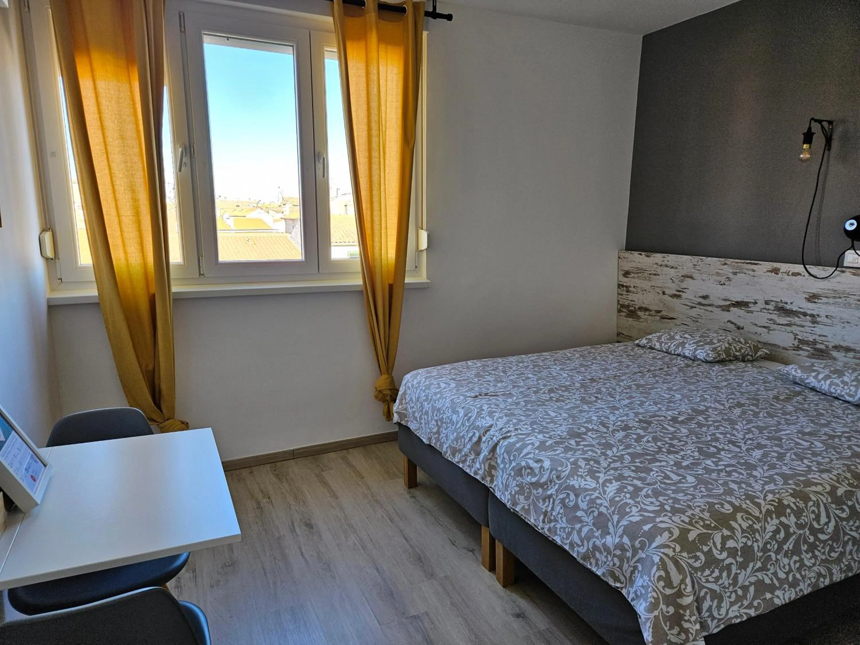 Nora Rooms