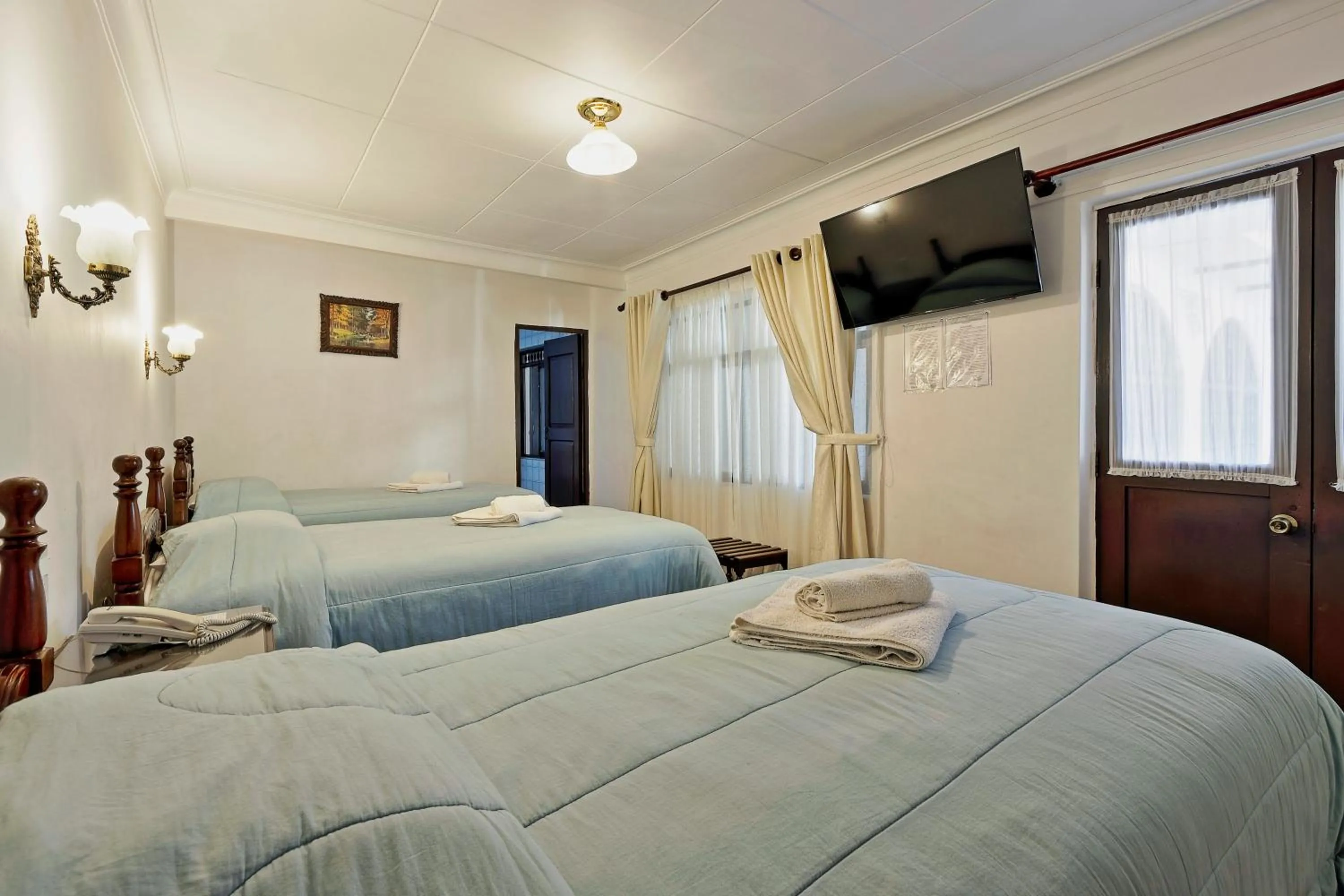 Photo of the whole room, Bed in Hostal Sucre