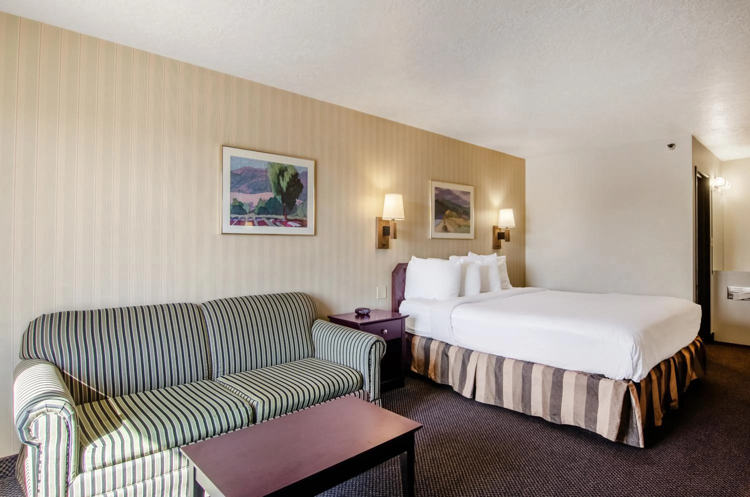 Bed in Americas Best Value Inn & Suites Ft Collins E at I-25