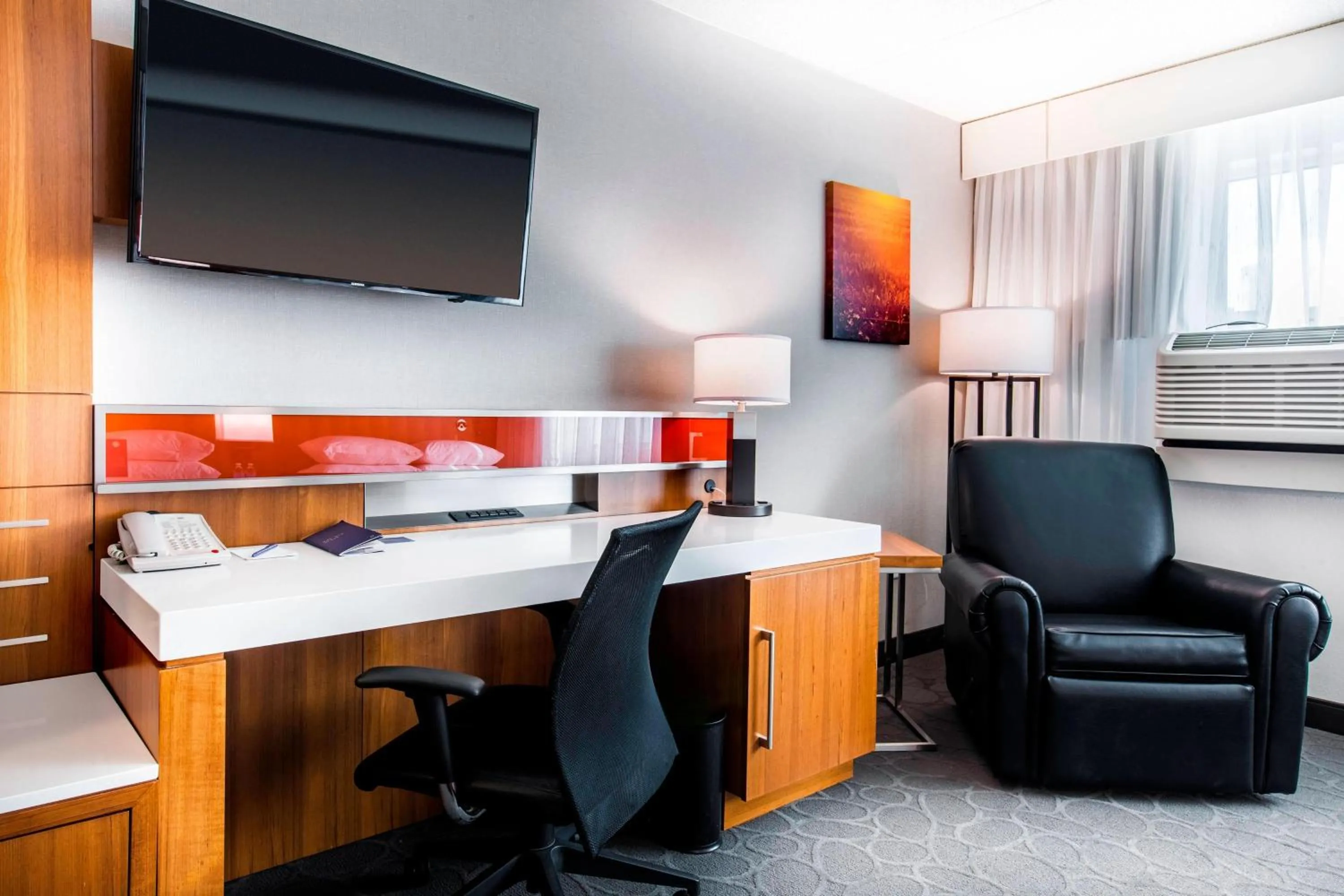 Photo of the whole room in Delta Hotels by Marriott Fargo