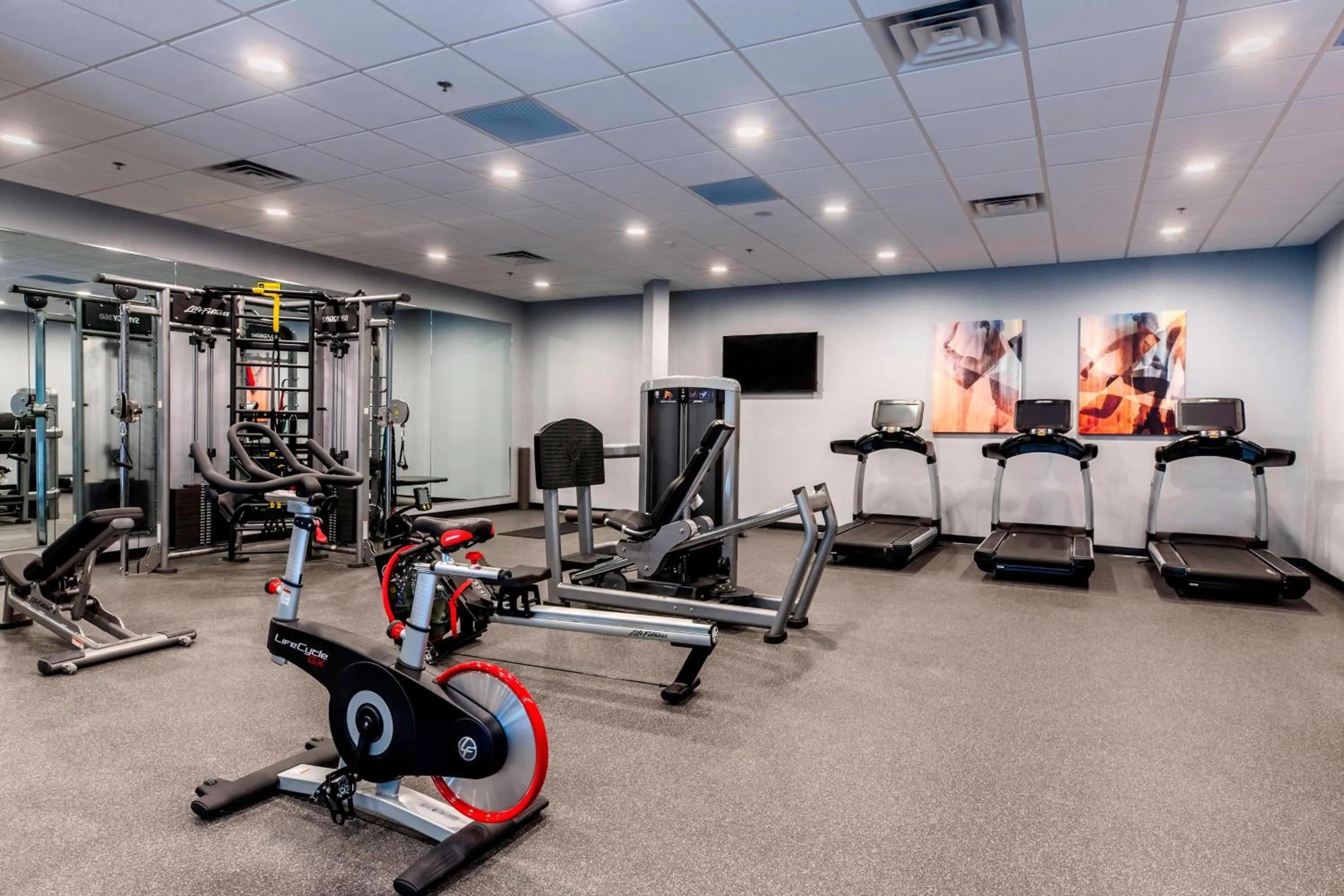 Fitness centre/facilities in Delta Hotels by Marriott Fargo