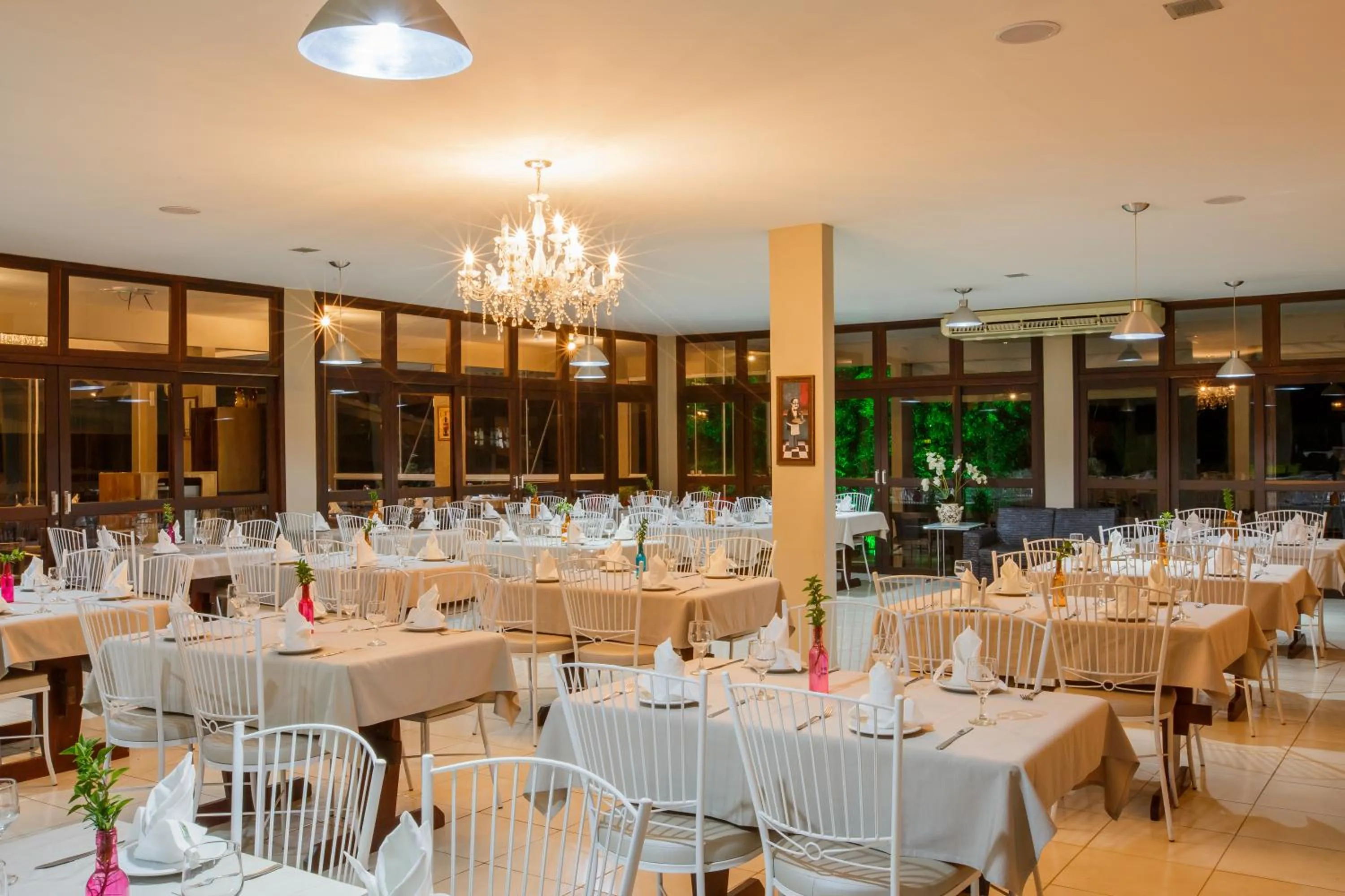 Restaurant/places to eat in Olinda Hotel e Eventos