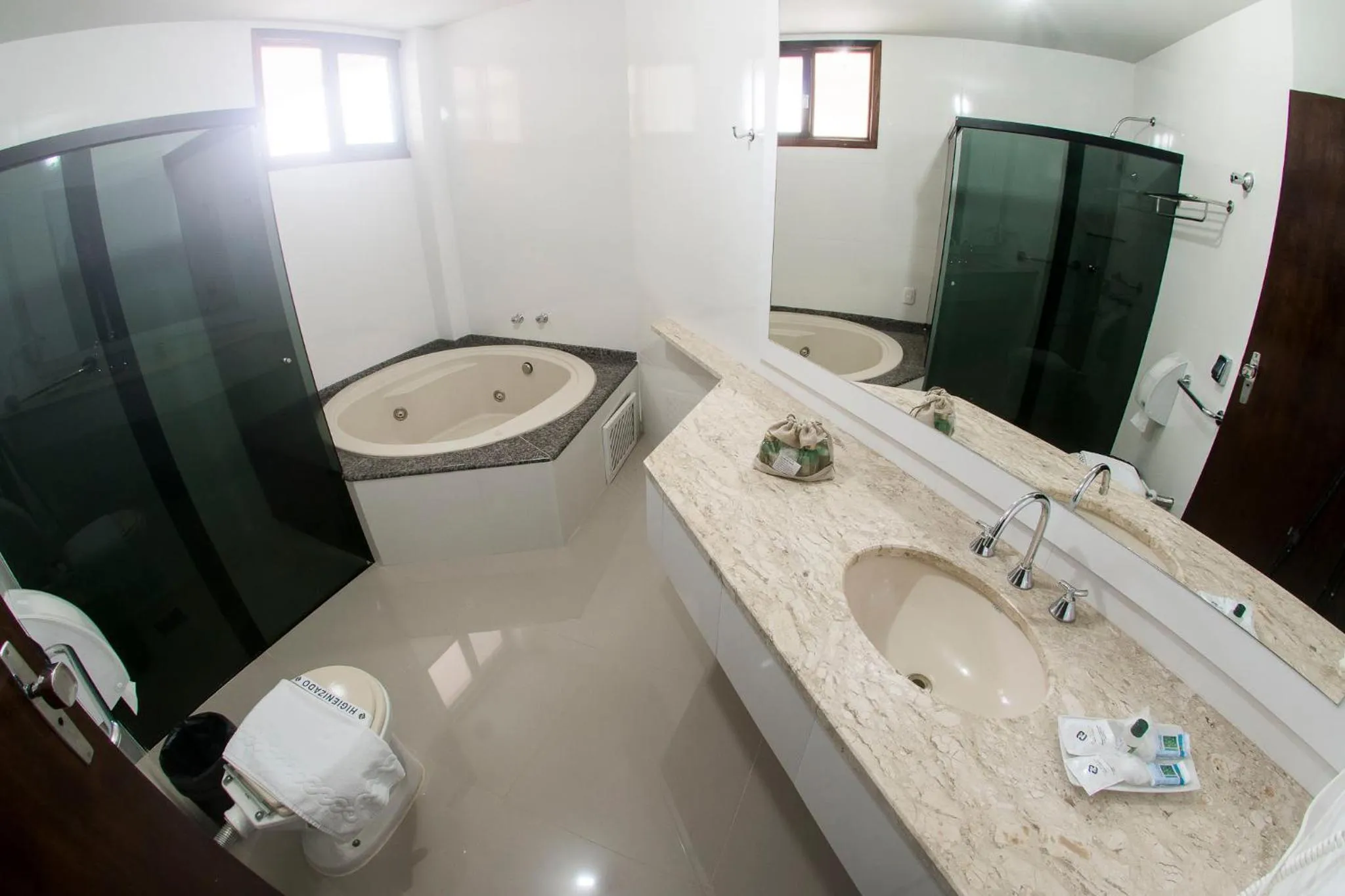 Bathroom in Olinda Hotel e Eventos