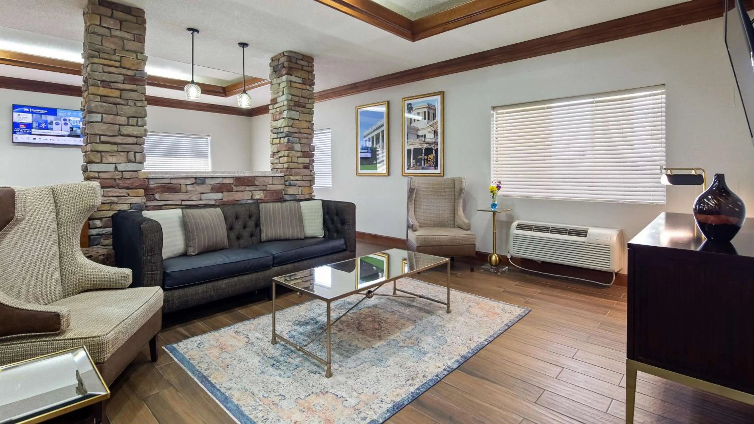 Lobby or reception in Best Western Inn & Suites