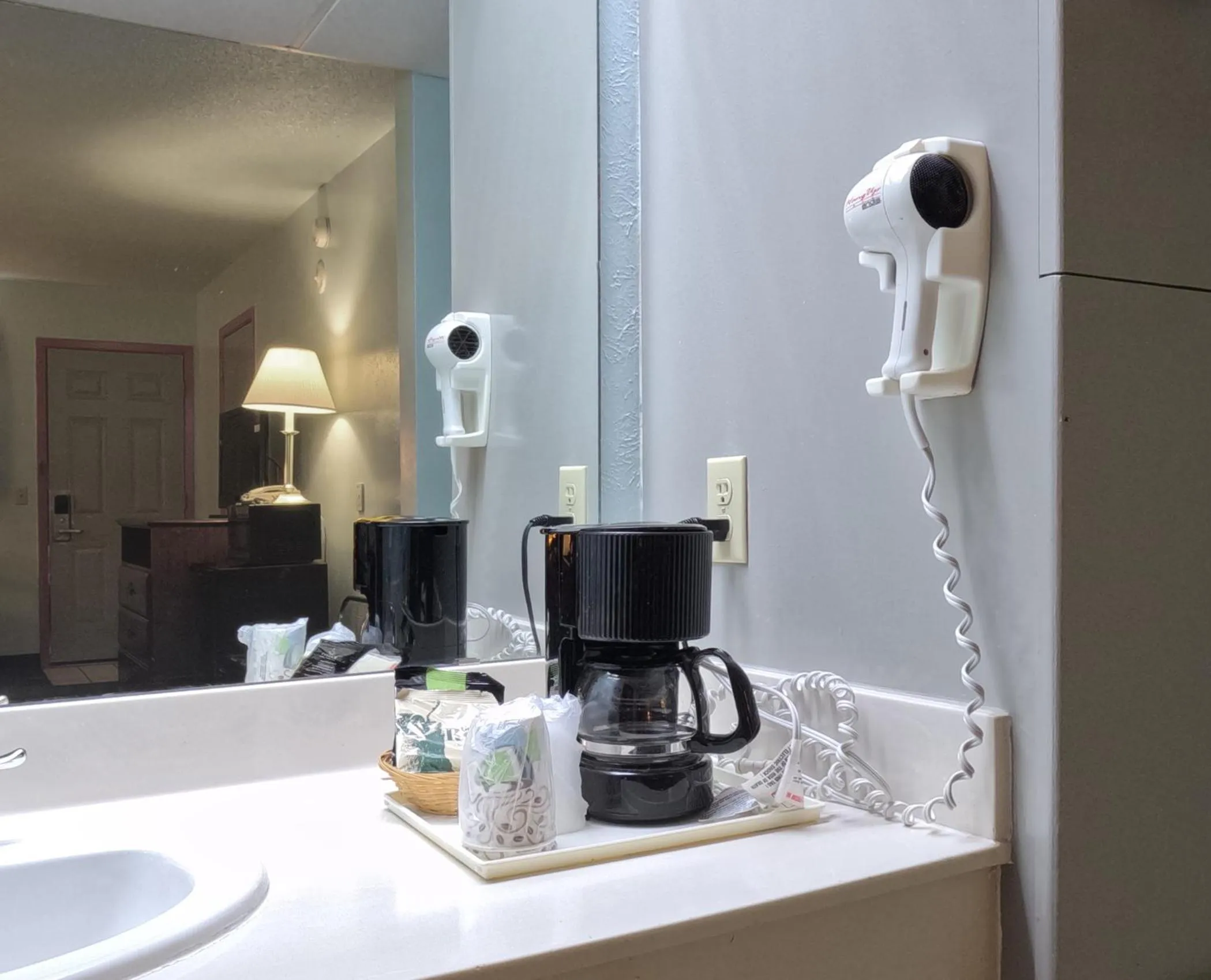 Coffee/tea facilities in Americas Best Value Inn & Suites Vega