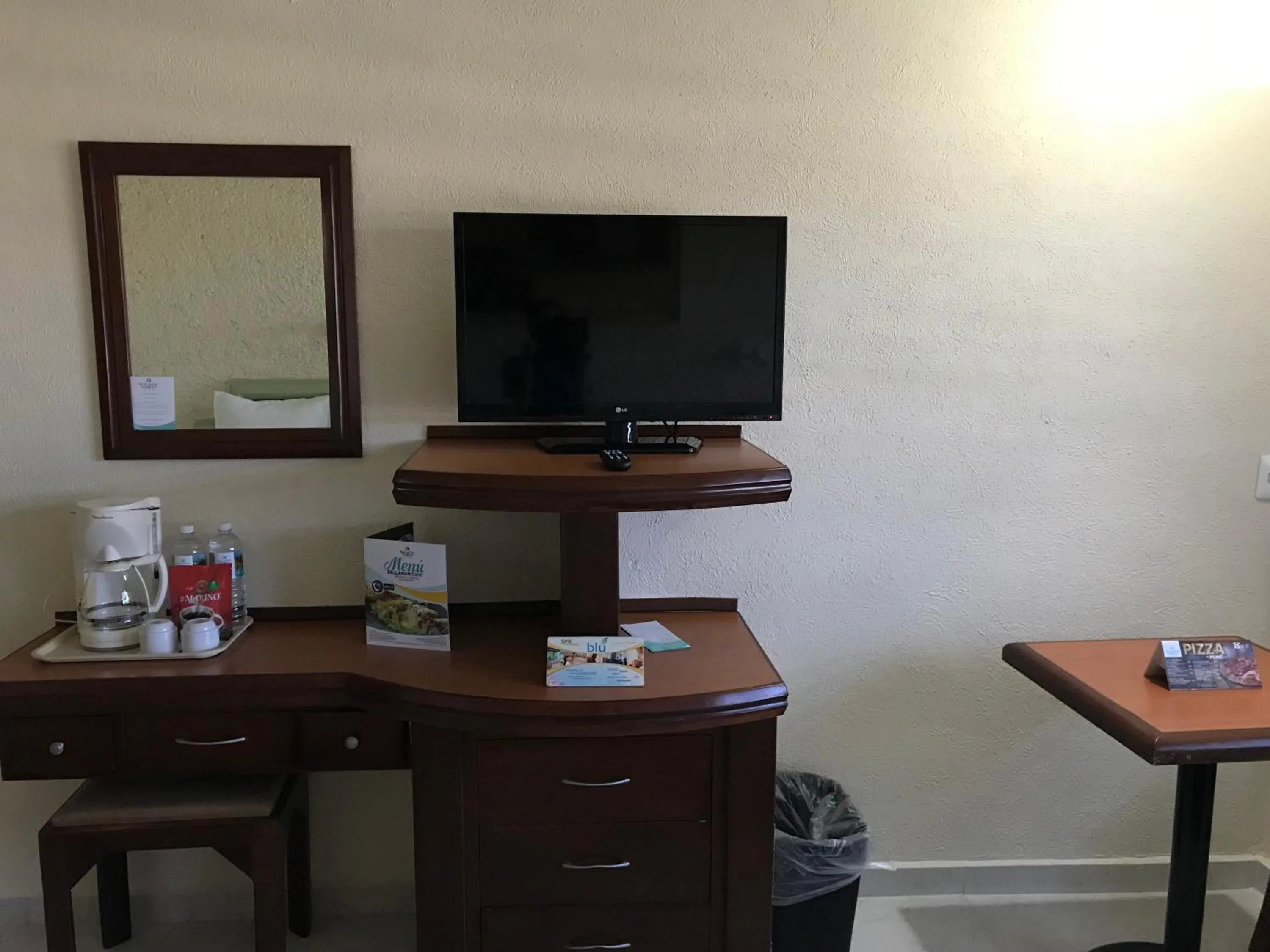 TV and multimedia in Olas Altas Inn Hotel & Spa