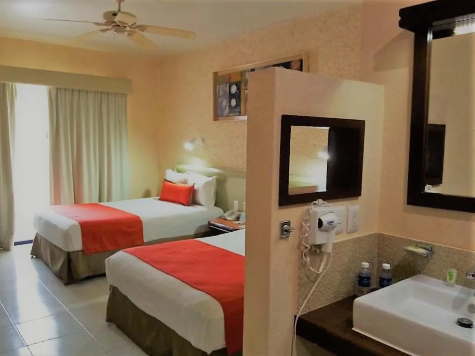 Photo of the whole room, Bed in Olas Altas Inn Hotel & Spa