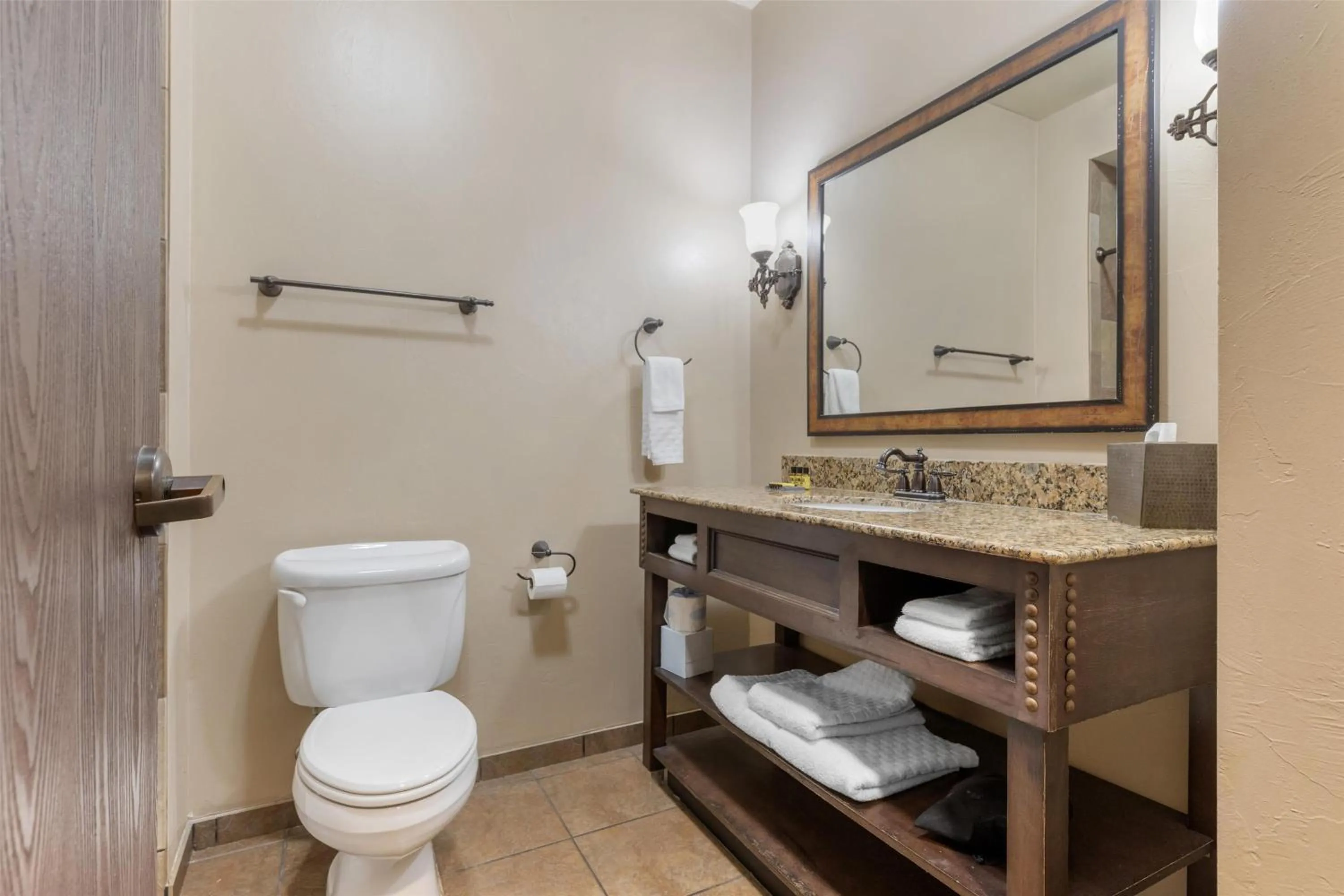 Bathroom in Best Western PLUS Cimarron Hotel & Suites