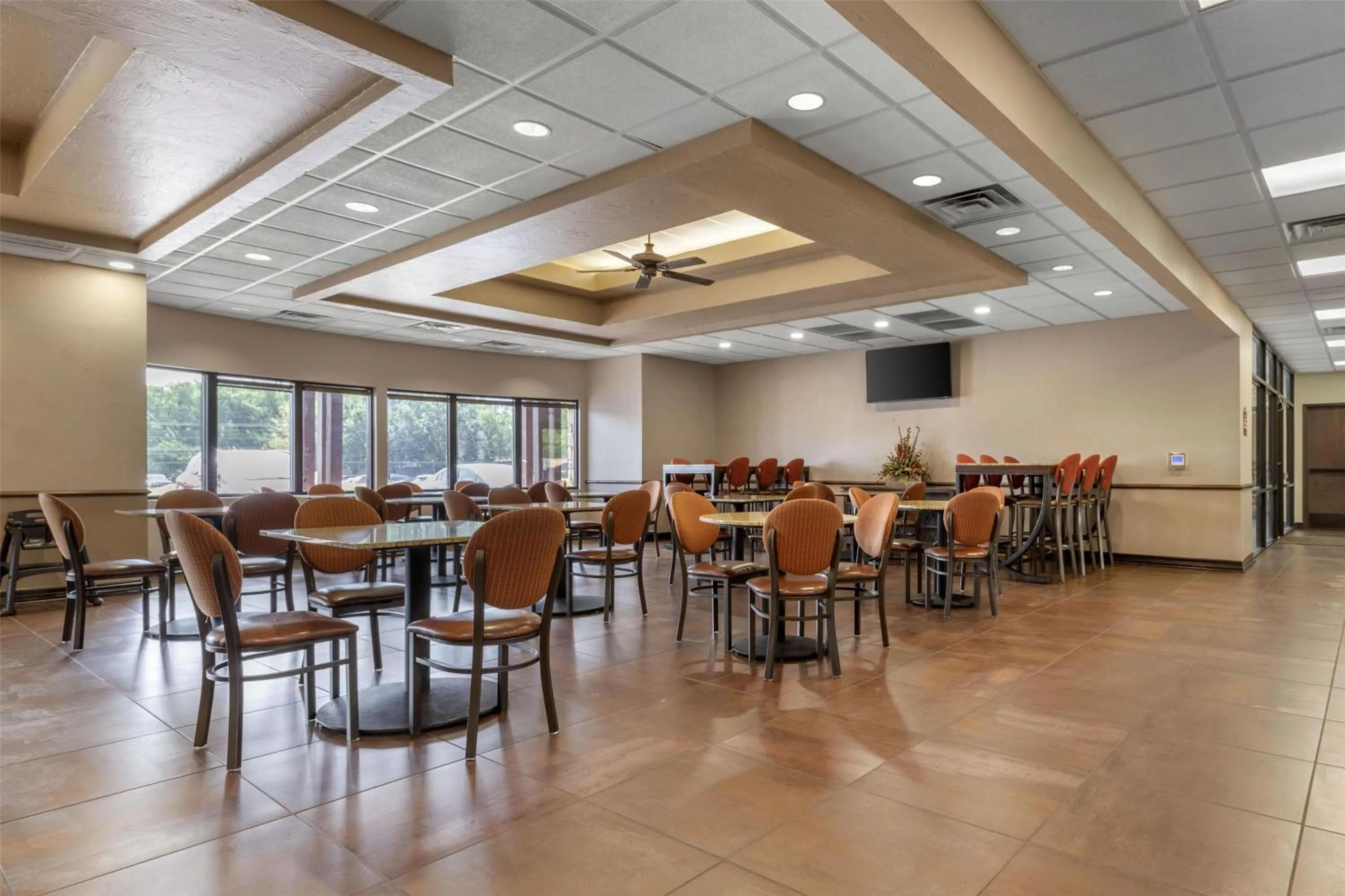 Restaurant/places to eat in Best Western PLUS Cimarron Hotel & Suites