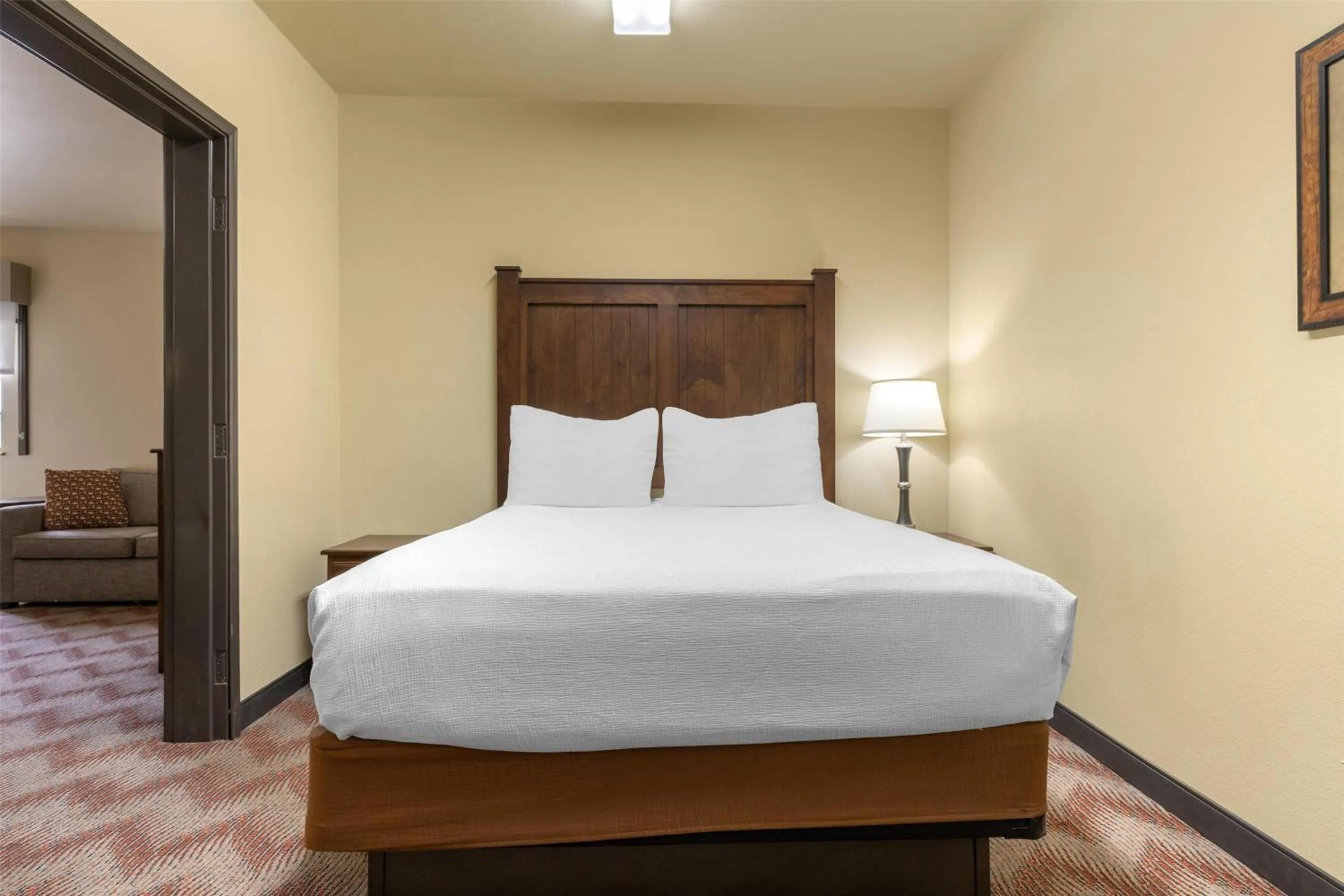 Bedroom, Bed in Best Western PLUS Cimarron Hotel & Suites
