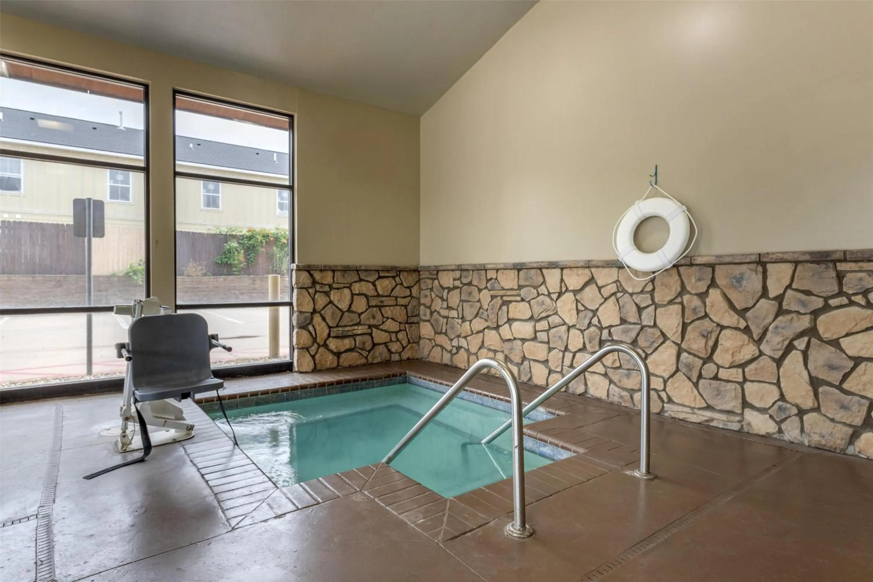 Pool view in Best Western PLUS Cimarron Hotel & Suites