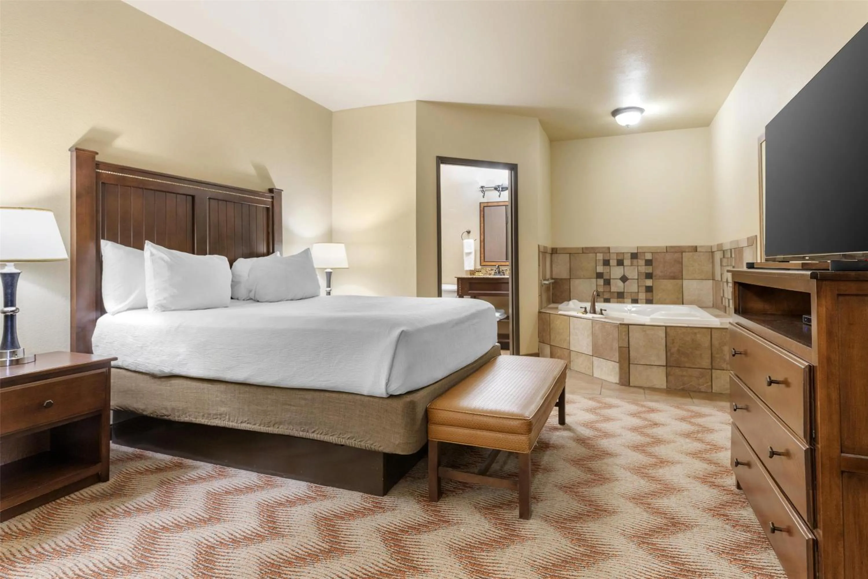 Bedroom, Bed in Best Western PLUS Cimarron Hotel & Suites