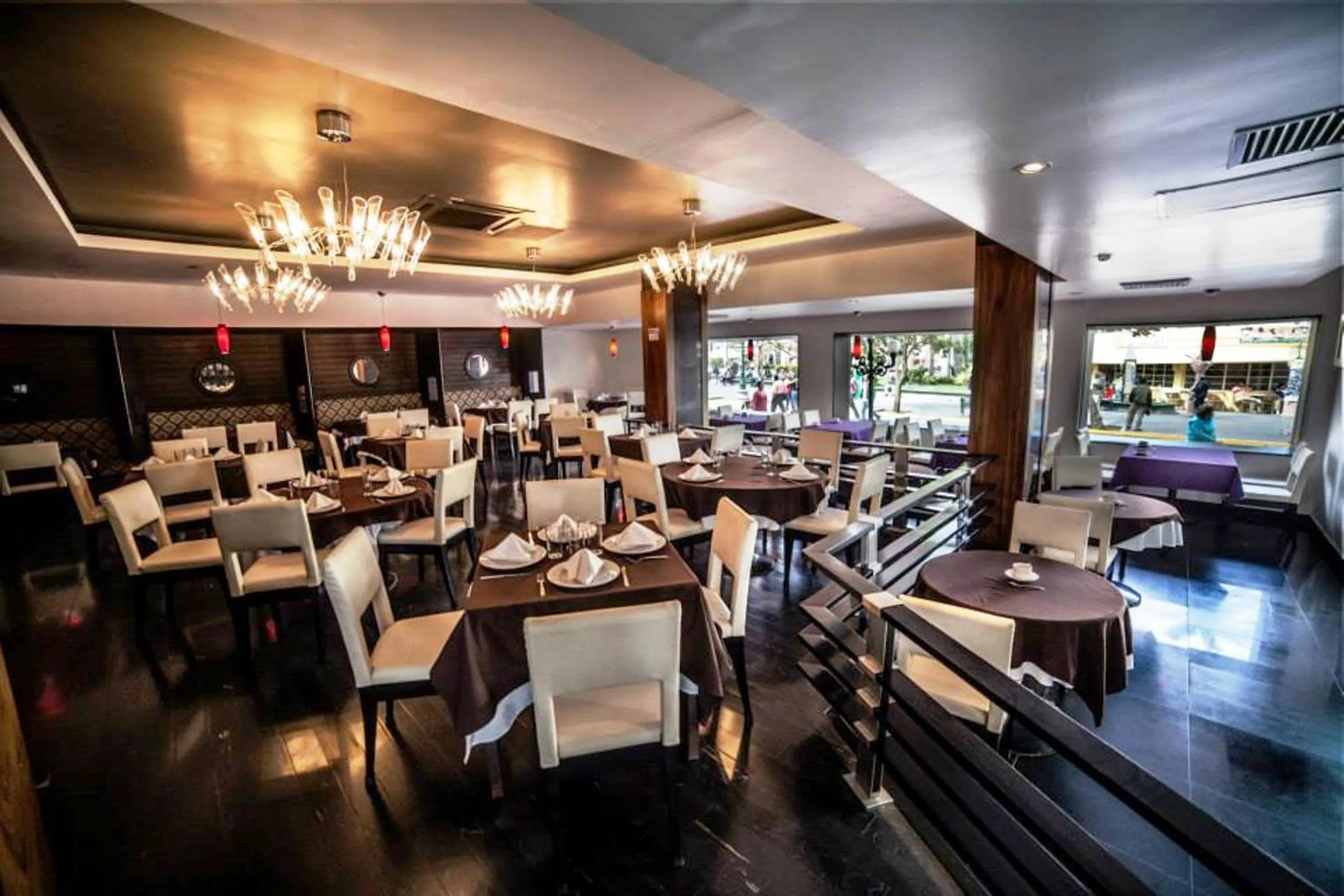 Restaurant/places to eat in Hotel Inglaterra