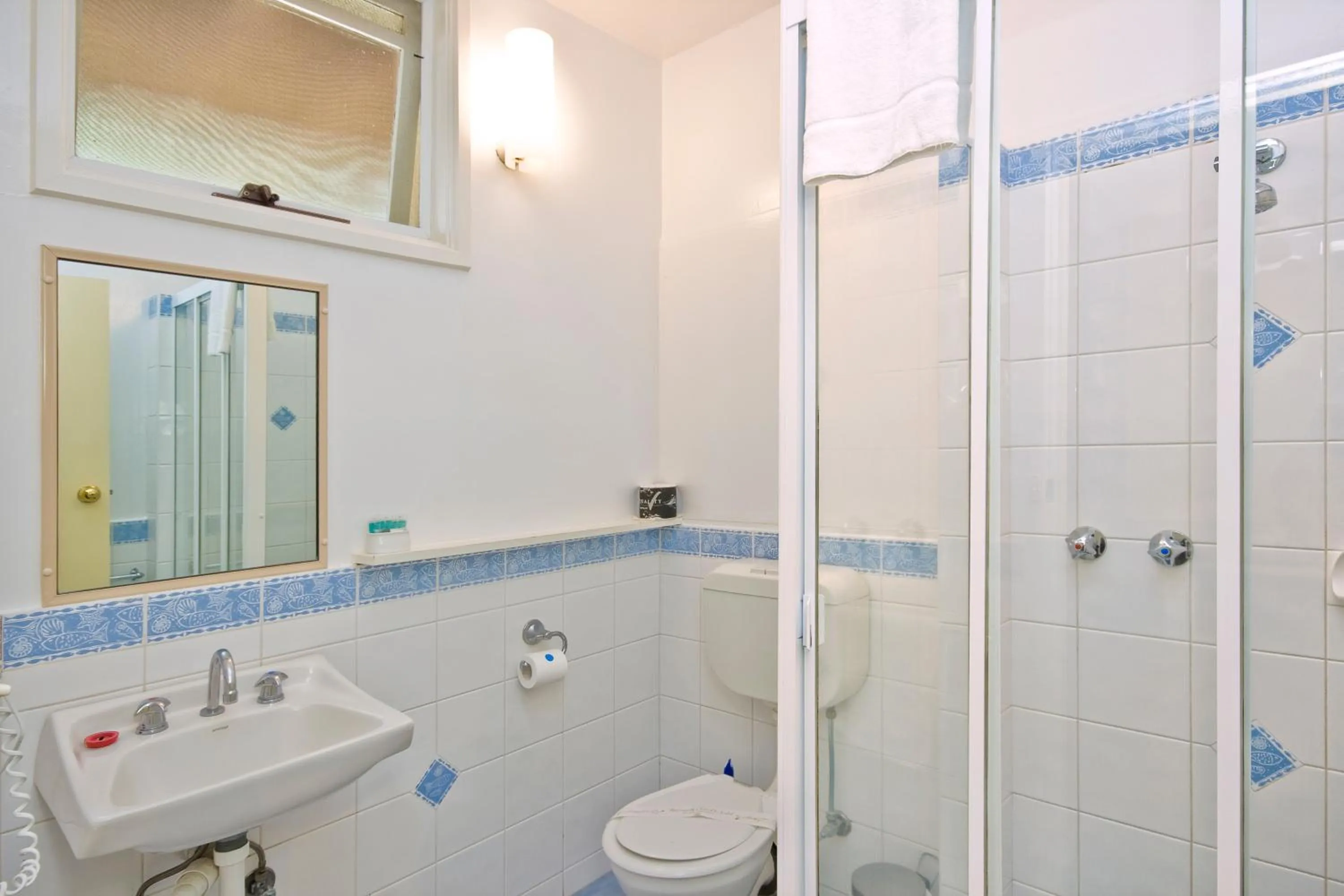 Bathroom in The Sandridge Motel