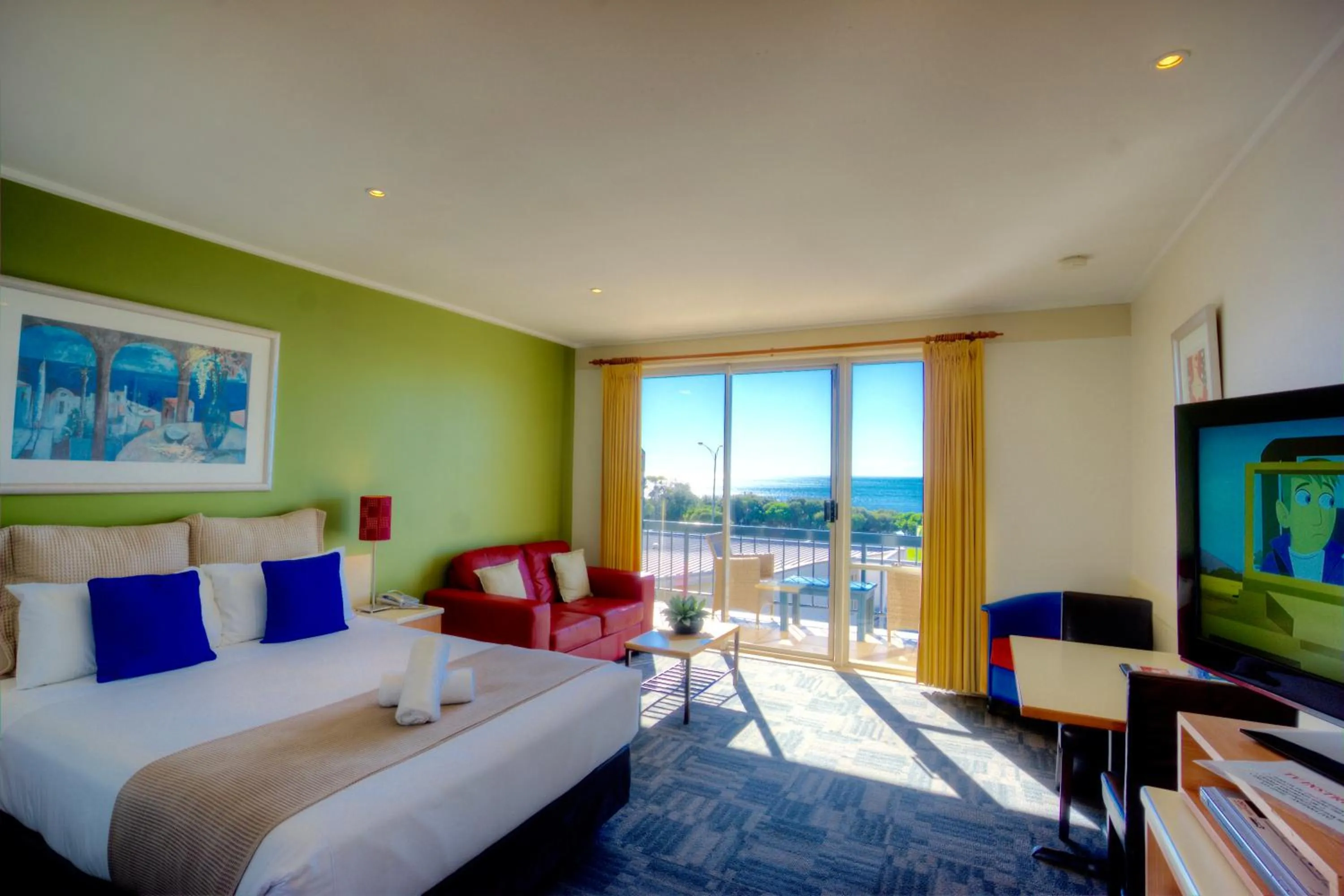 Balcony/Terrace, Bed in The Sandridge Motel