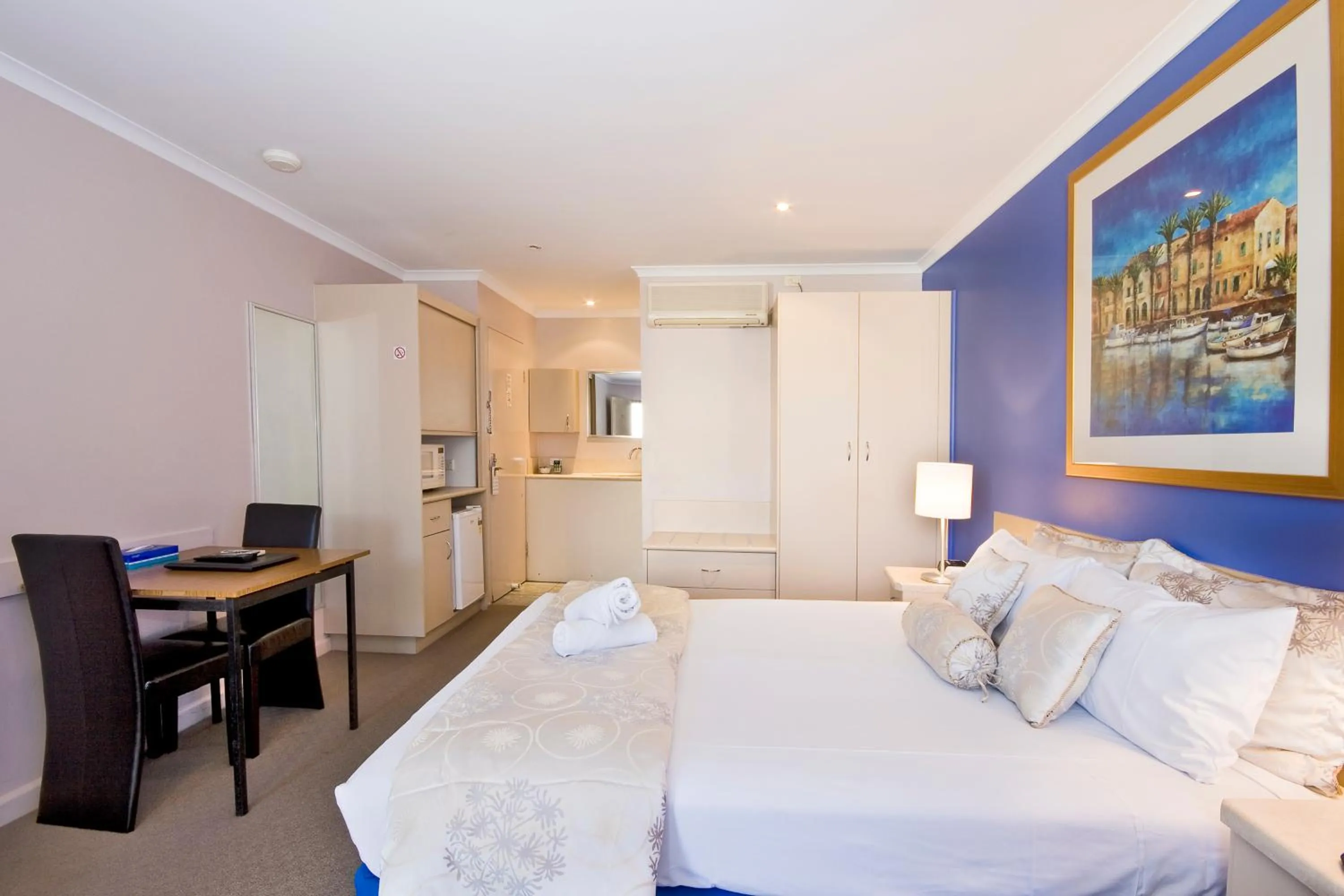 Bed in The Sandridge Motel