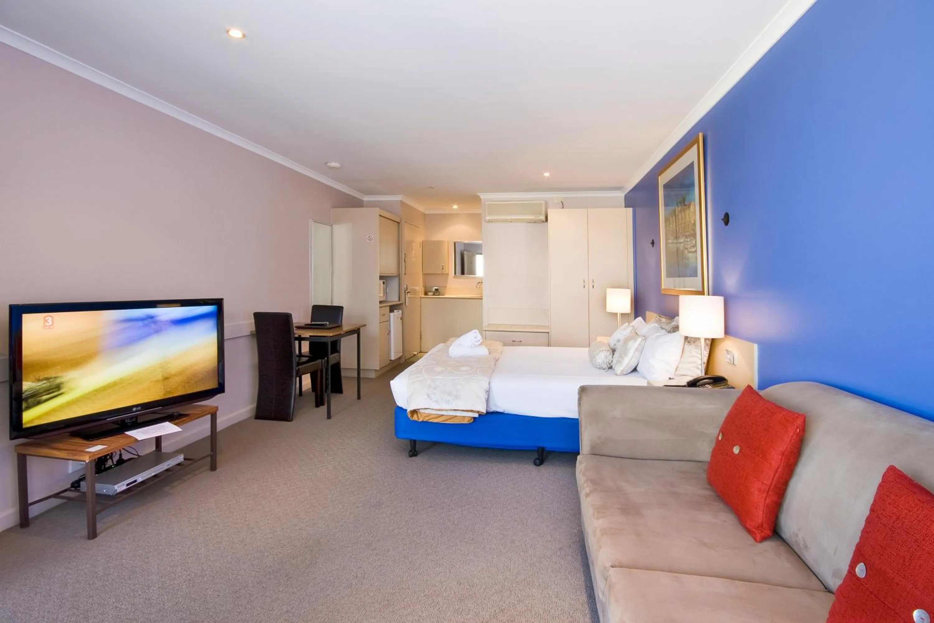 Bed in The Sandridge Motel