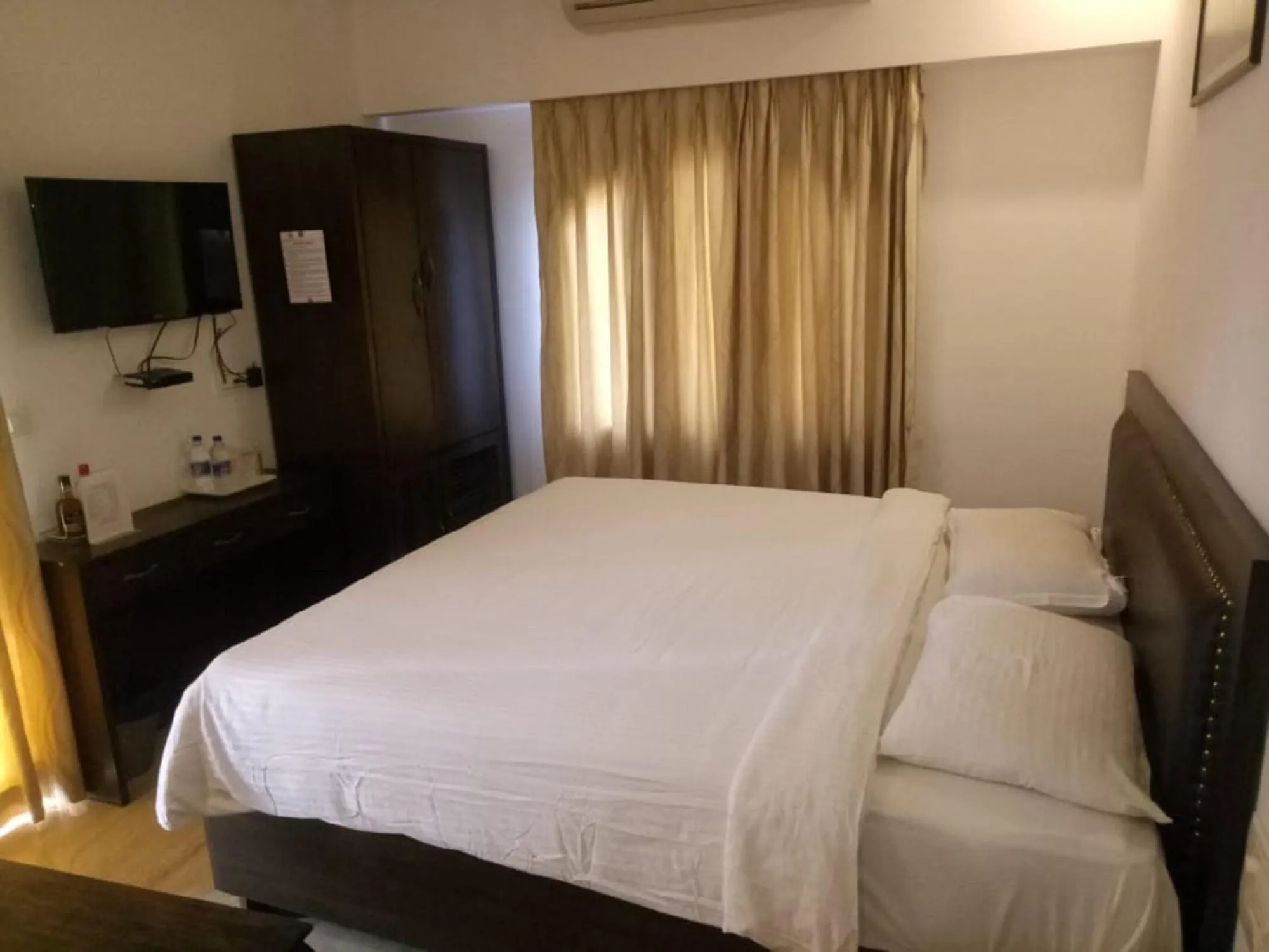 Decorative detail, Bed in Calangute Grande