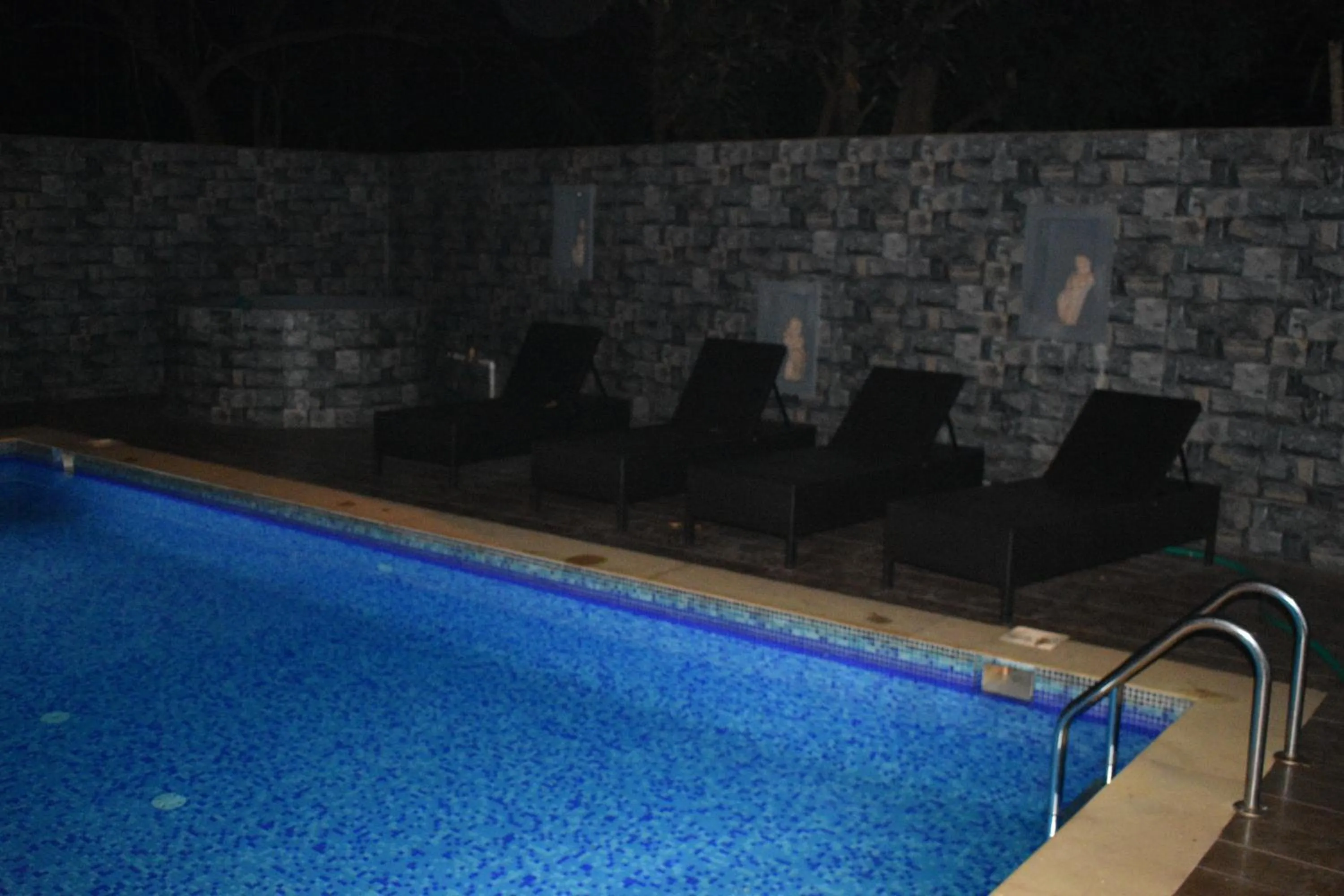 Swimming pool in Calangute Grande