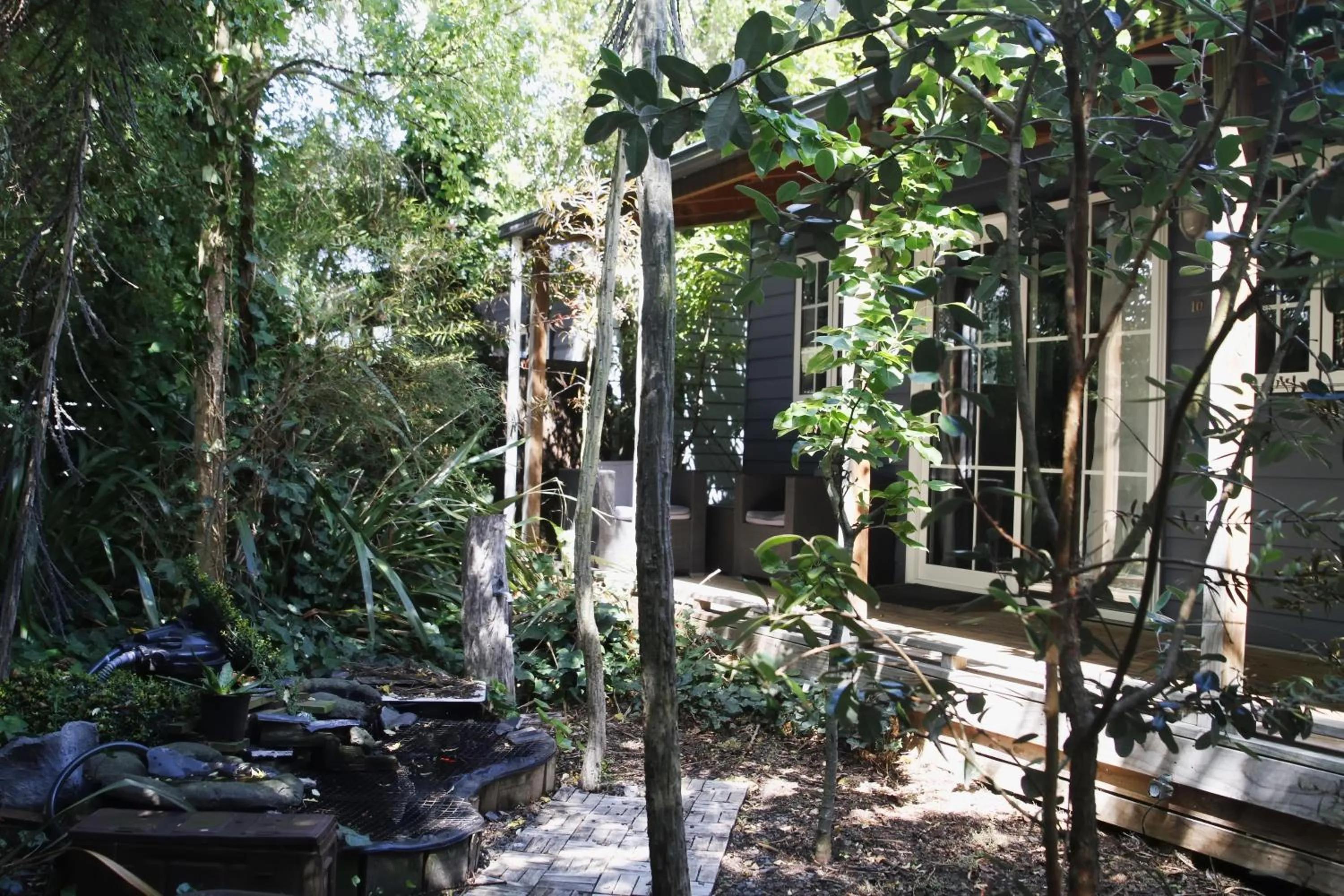 Property building in Cranford Cottages and Motel