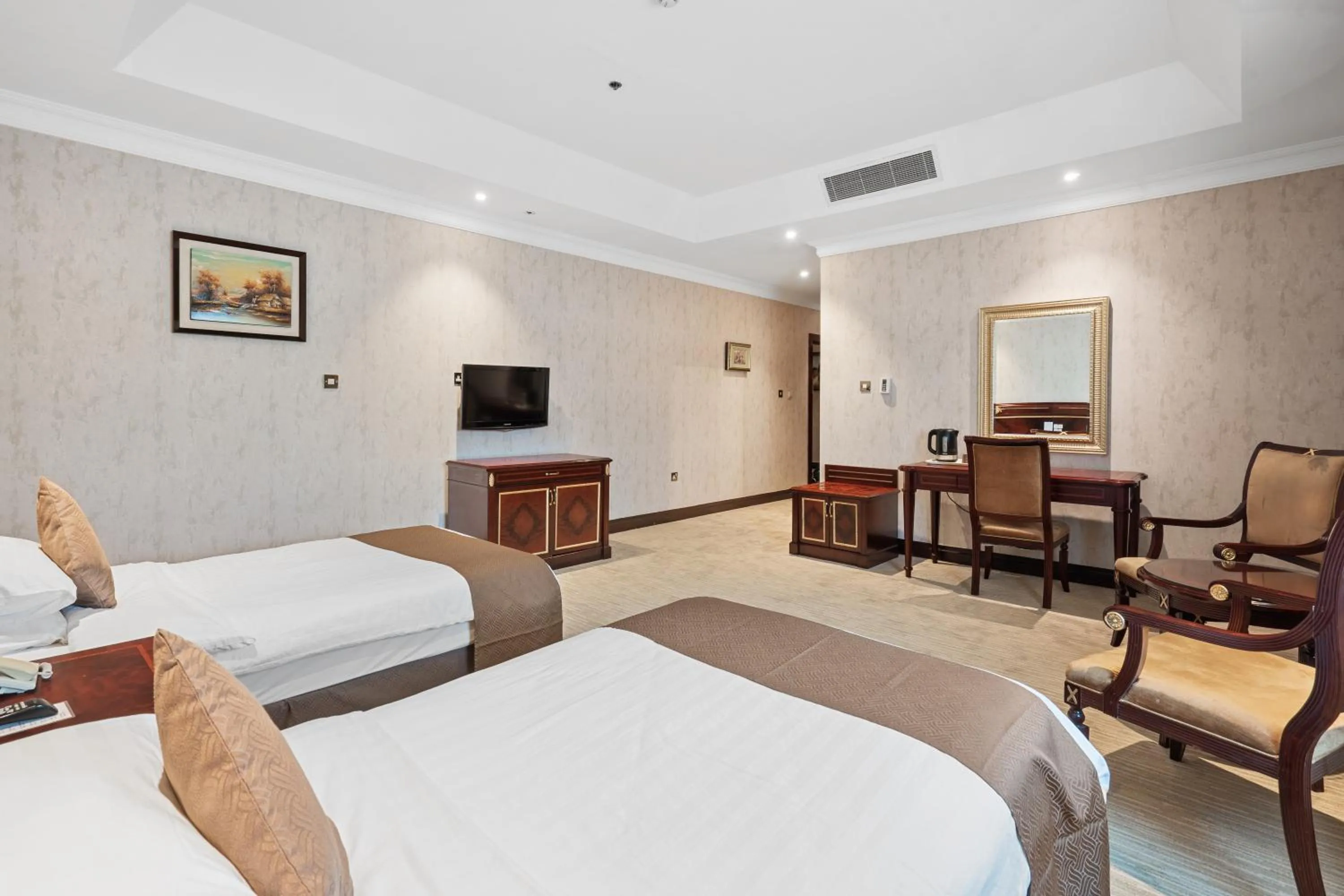 Bedroom, Bed in Chairmen Hotel