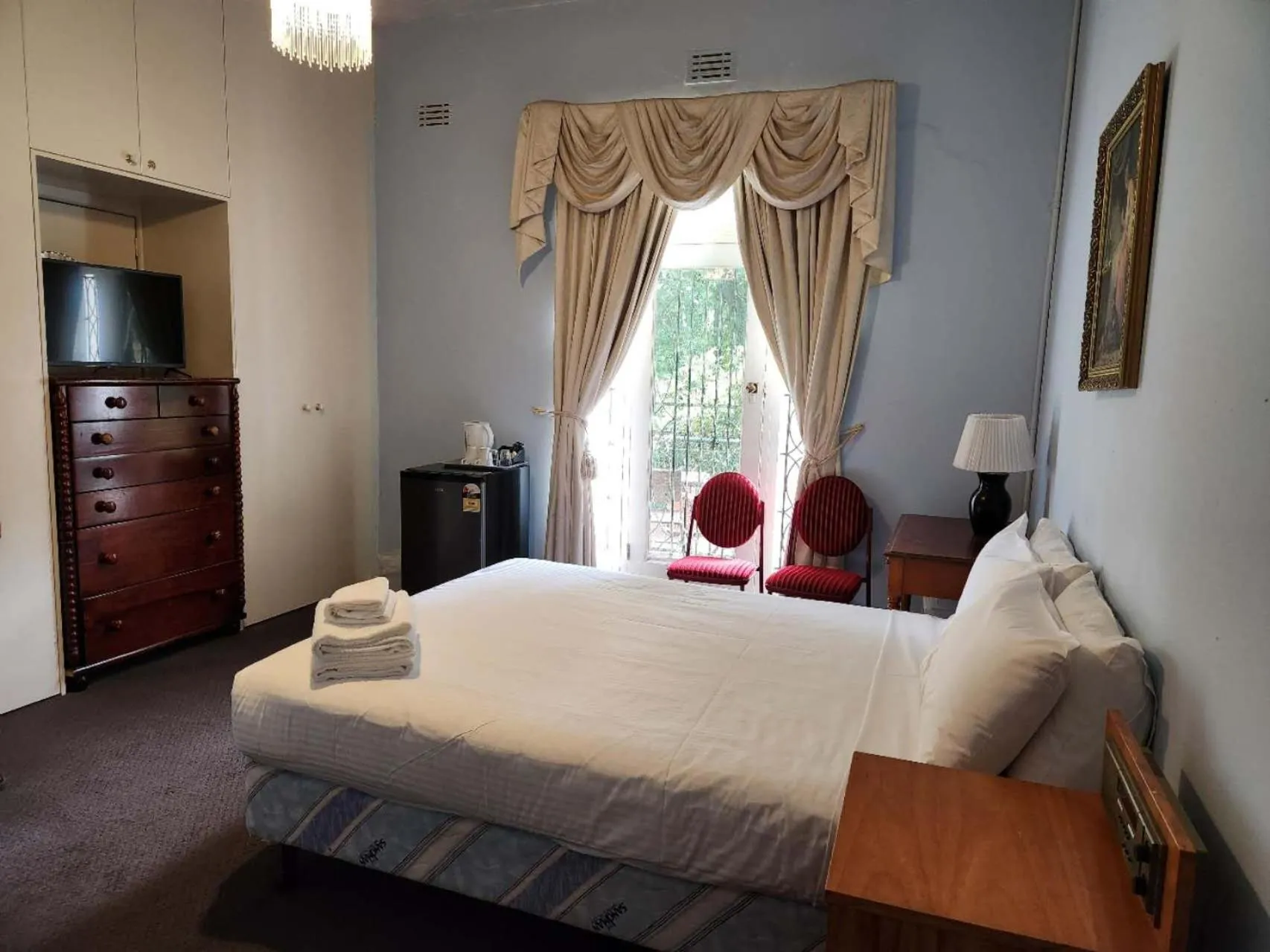 Bed in Georgian Court Inn