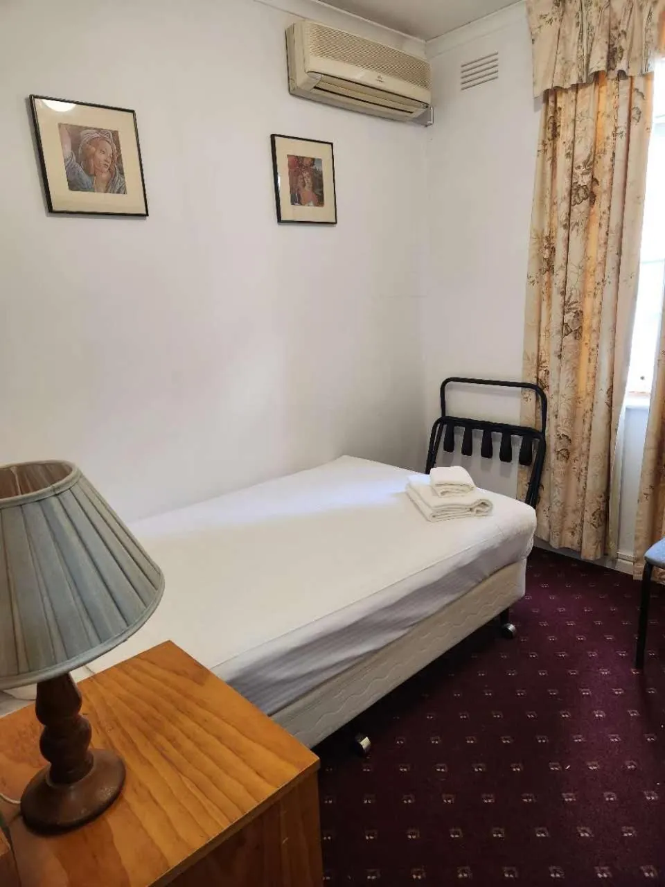 Bed in Georgian Court Inn