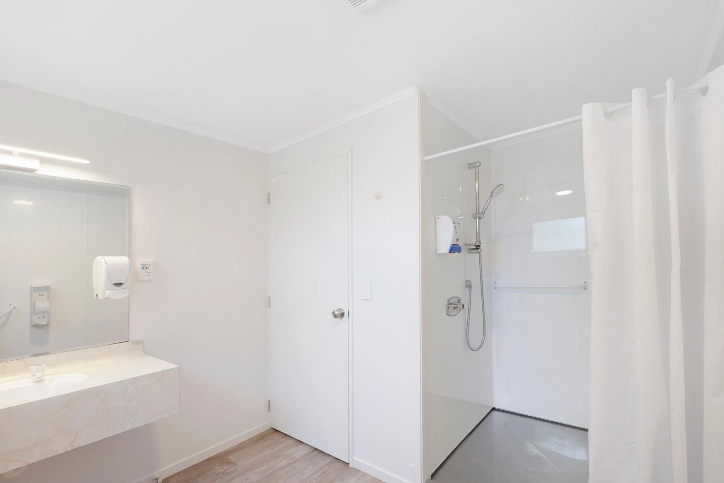 Bathroom in Garden City Motel