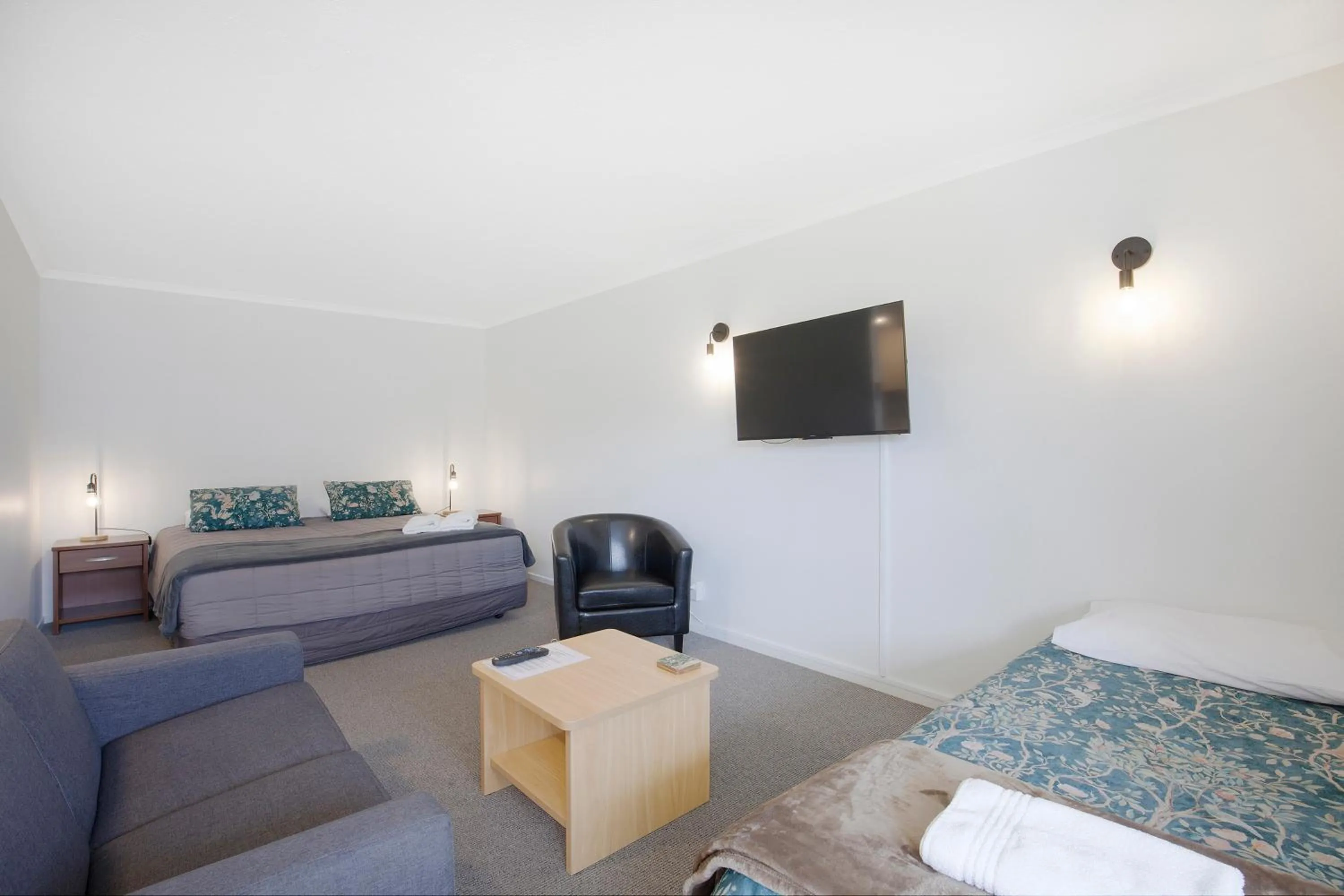 Bed in Garden City Motel