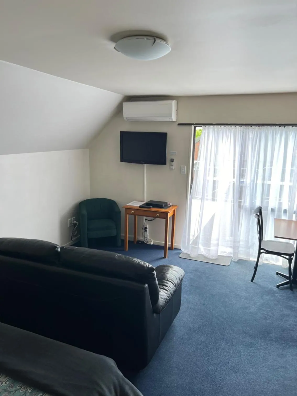 Living room in Garden City Motel