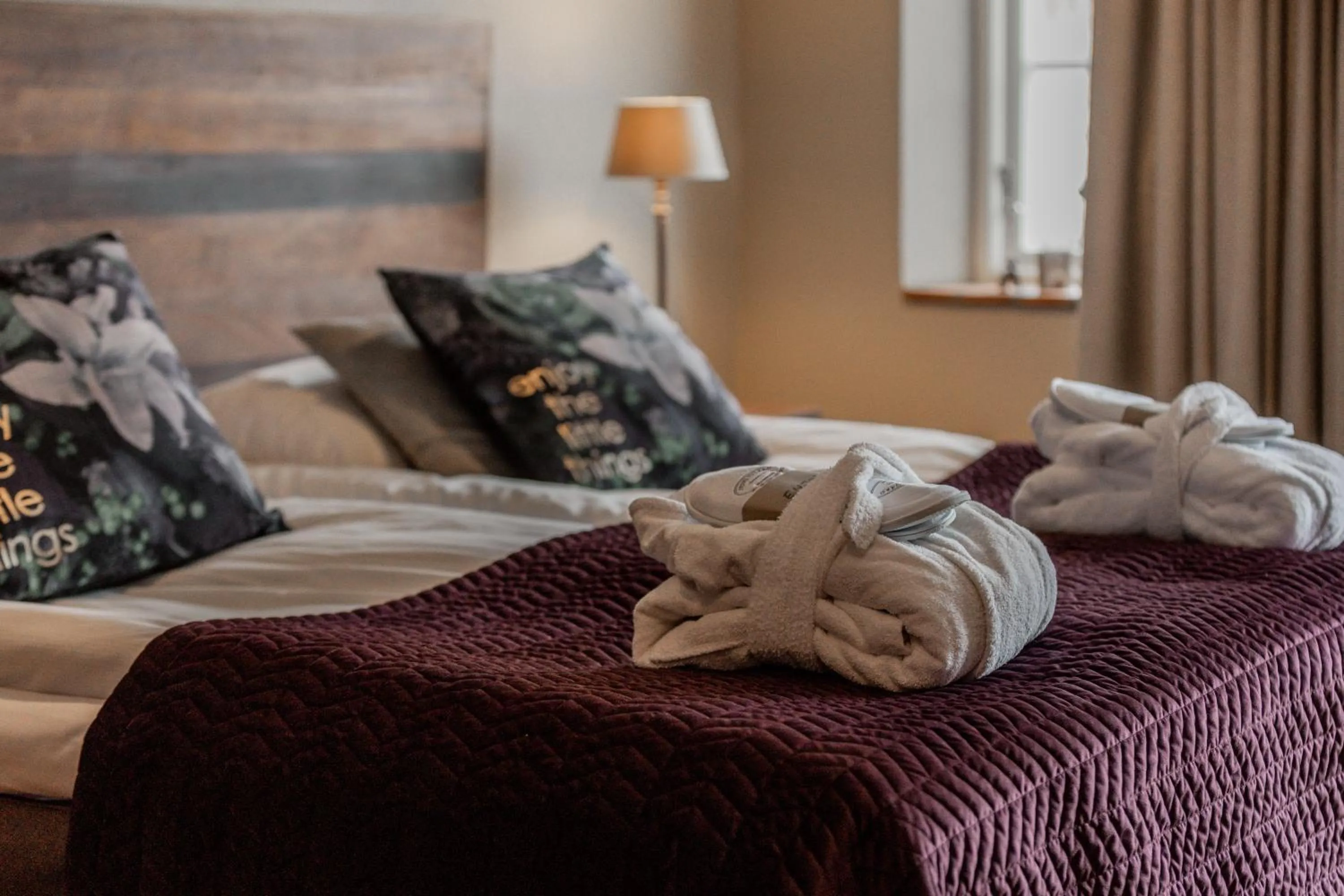 Bed in Örums Nygård Gårdshotell