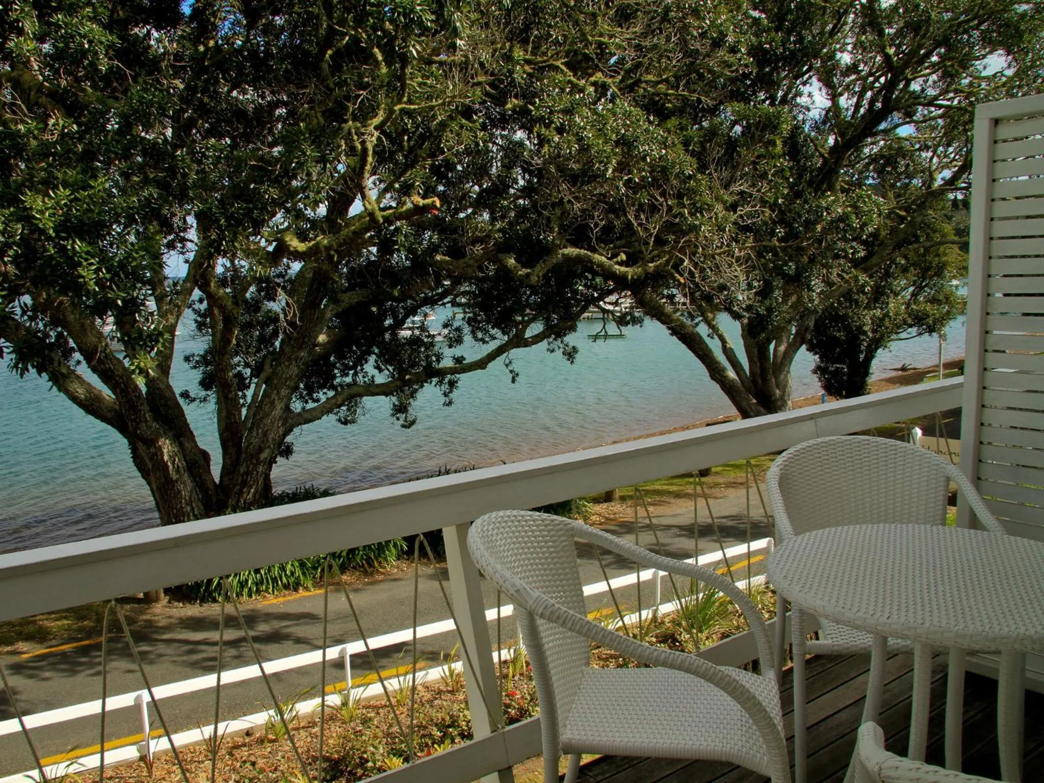 Day in Hananui Lodge and Apartments