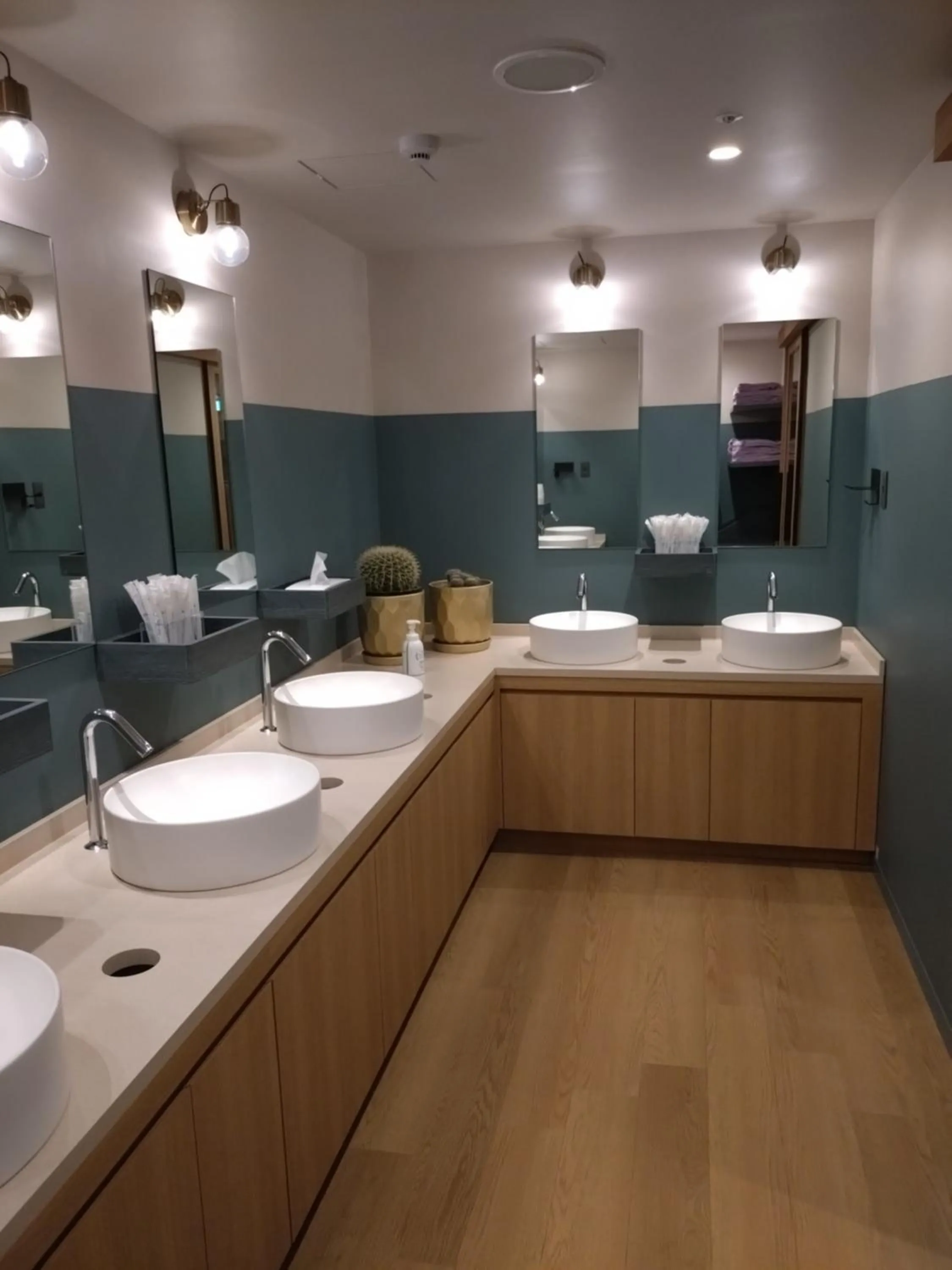 Bathroom in Capsule Inn Osaka (Male Only)