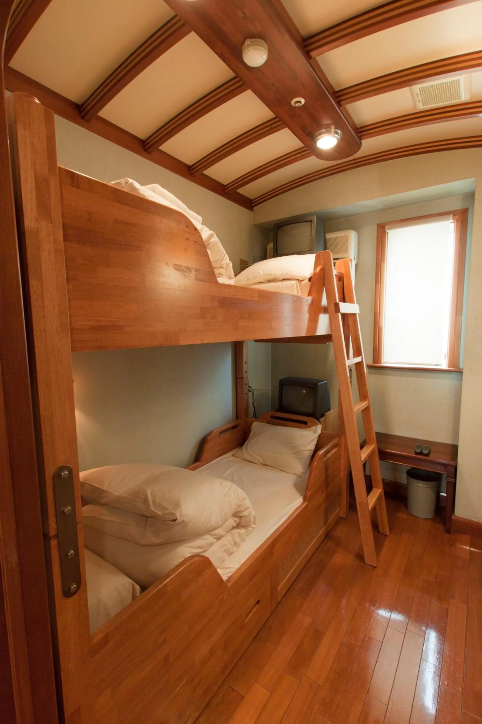 bunk bed, Bed in Capsule Inn Osaka (Male Only)