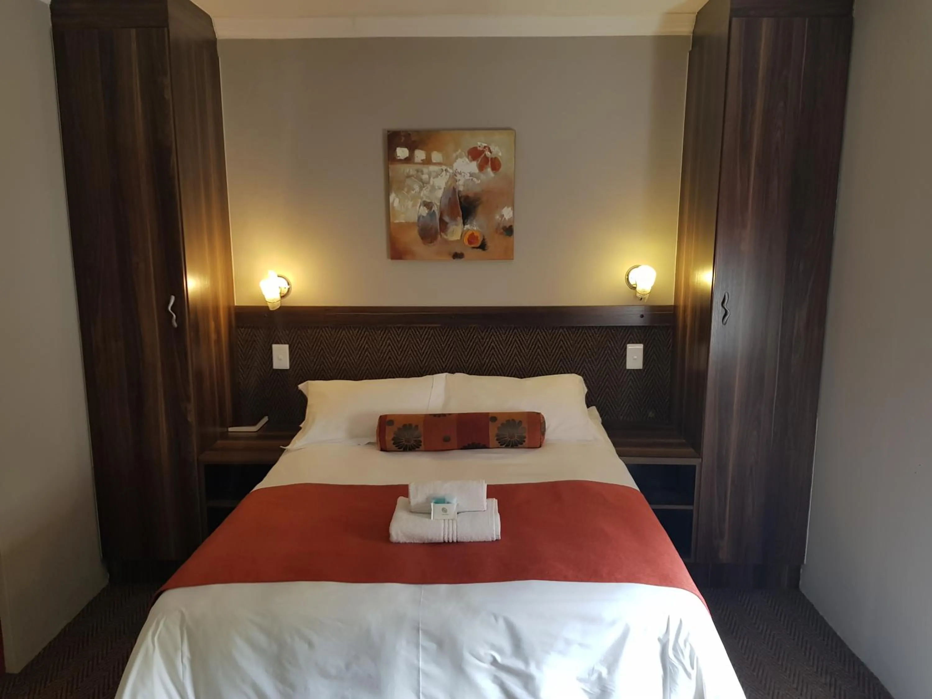 Bed in Be My Guest Hotel Conference