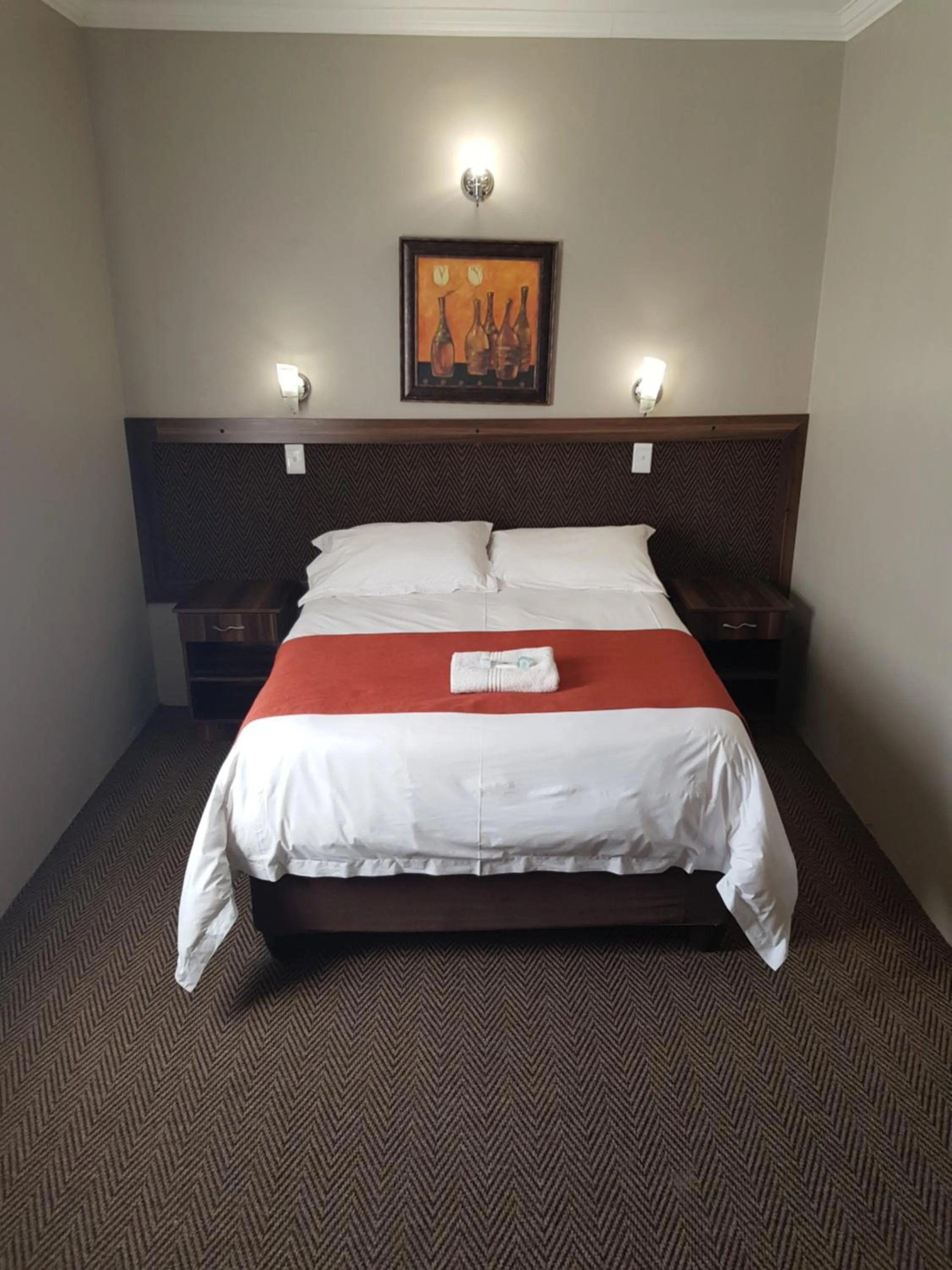 Bed in Be My Guest Hotel Conference