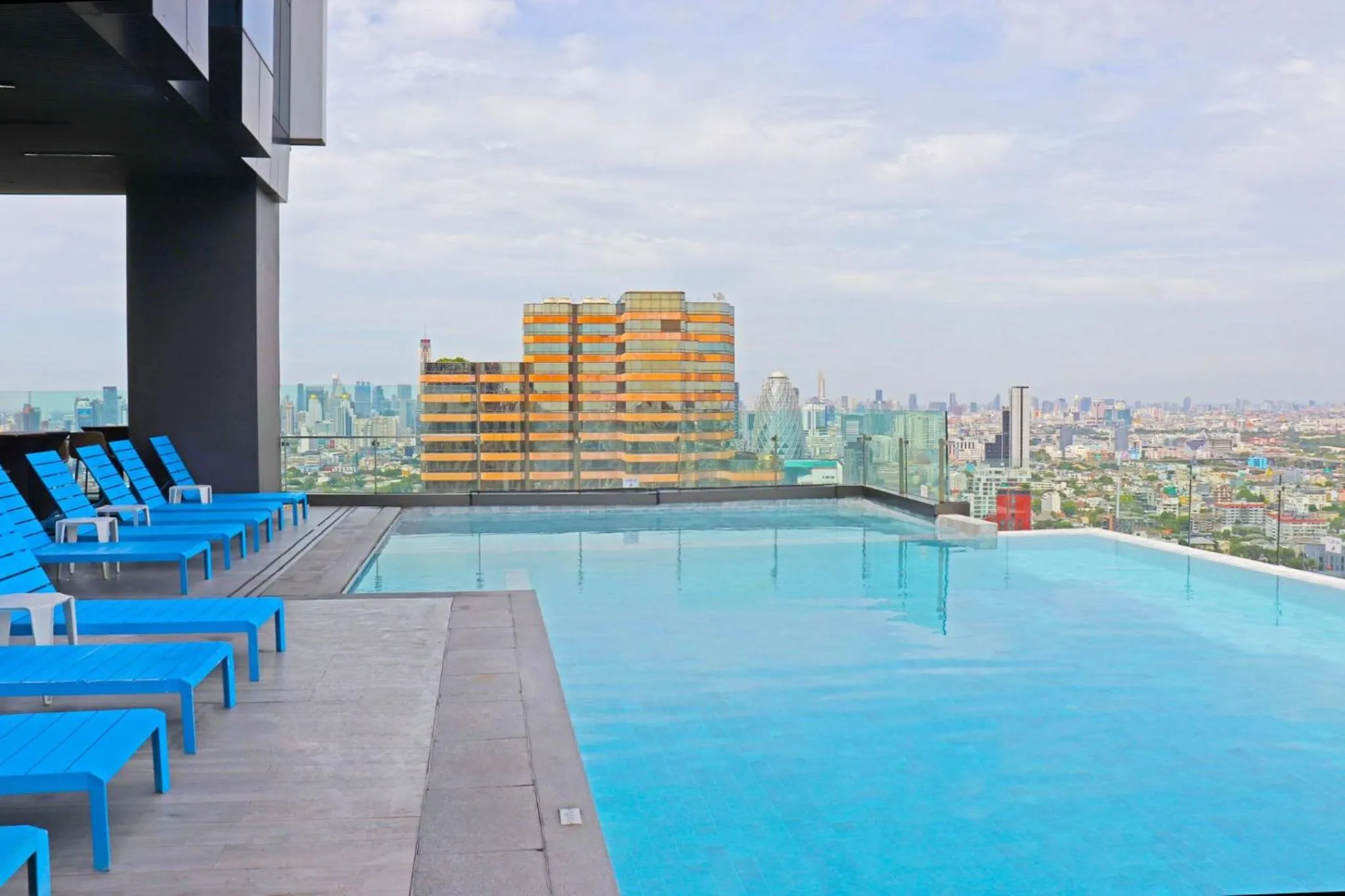 Swimming pool in The Quarter Ari by UHG