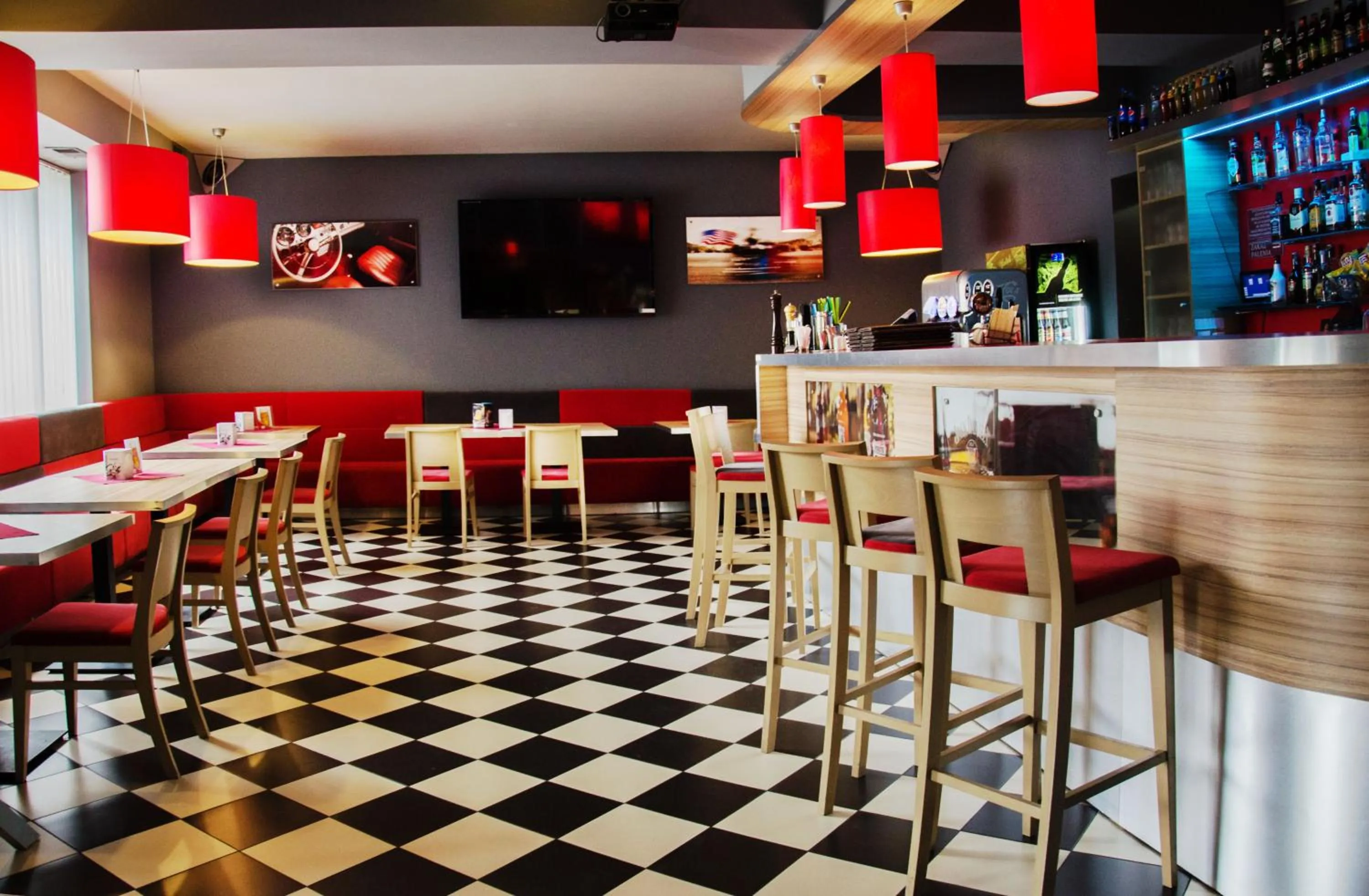 Restaurant/places to eat in Pokoje gościnne WiP