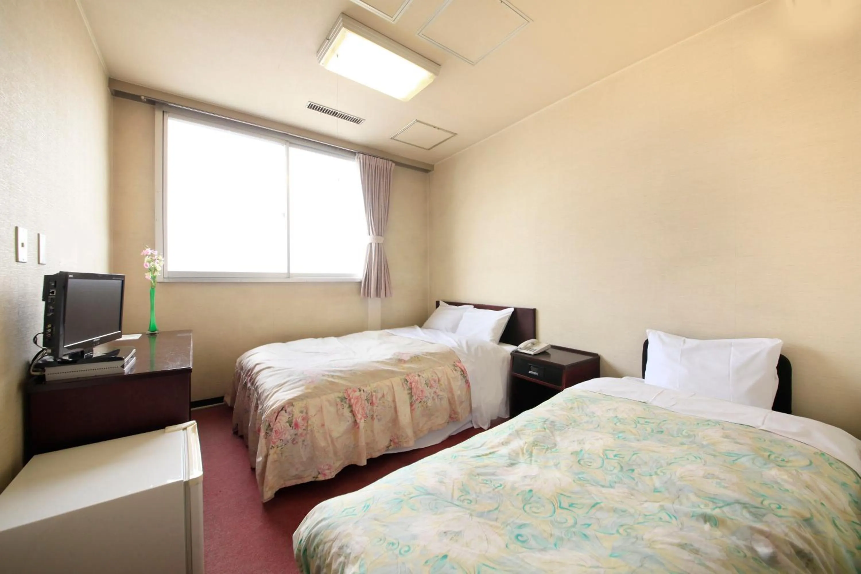 Photo of the whole room, Bed in U Topia