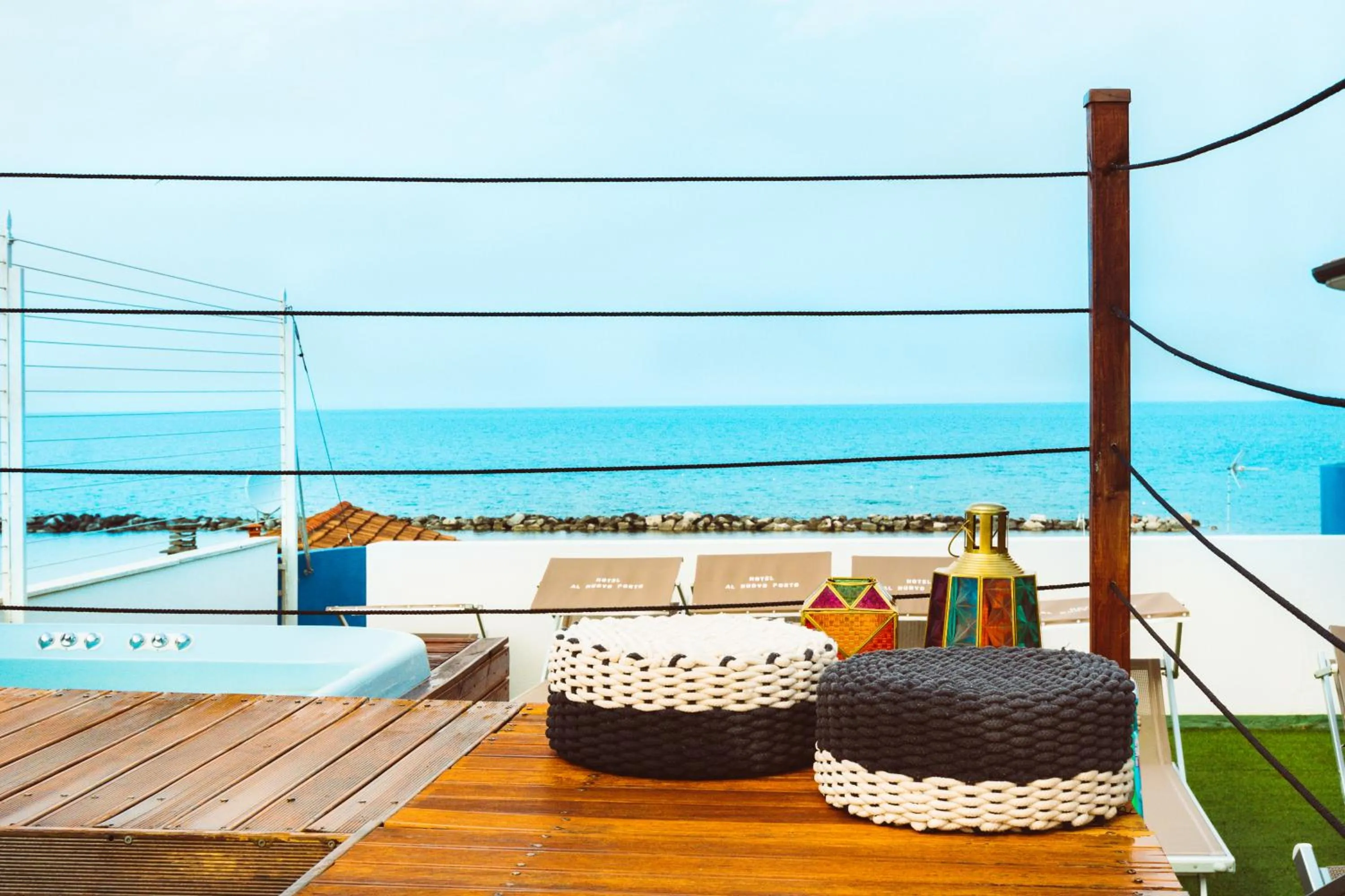 Swimming pool in Hotel al Nuovo Porto