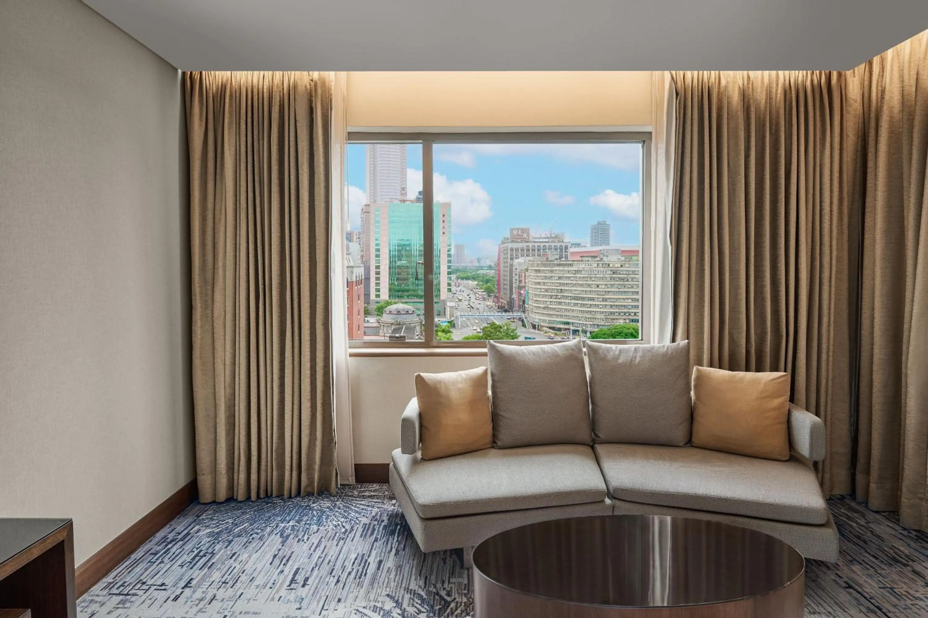 Photo of the whole room in Sheraton Grand Taipei Hotel