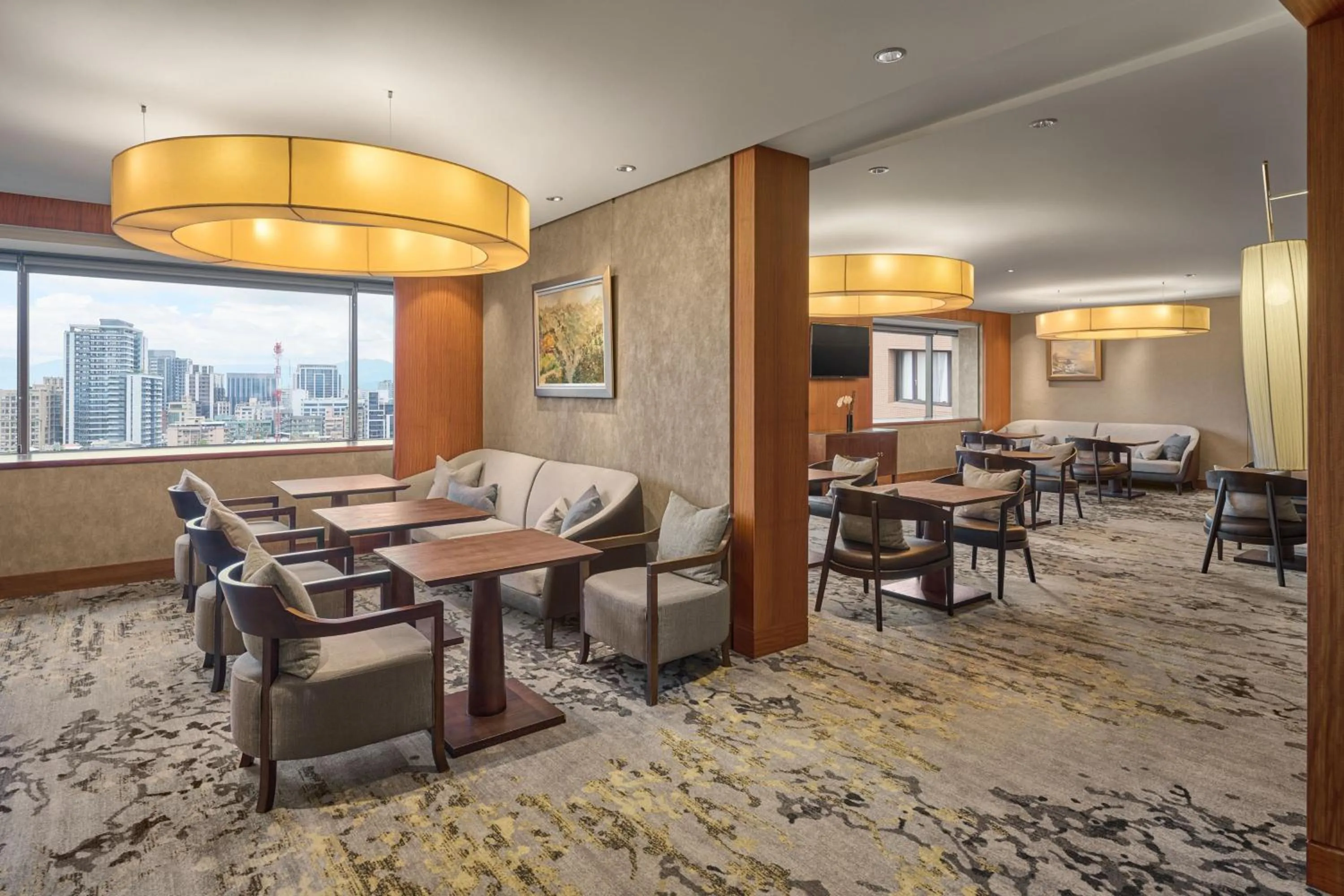 Lounge or bar in Sheraton Grand Taipei Hotel