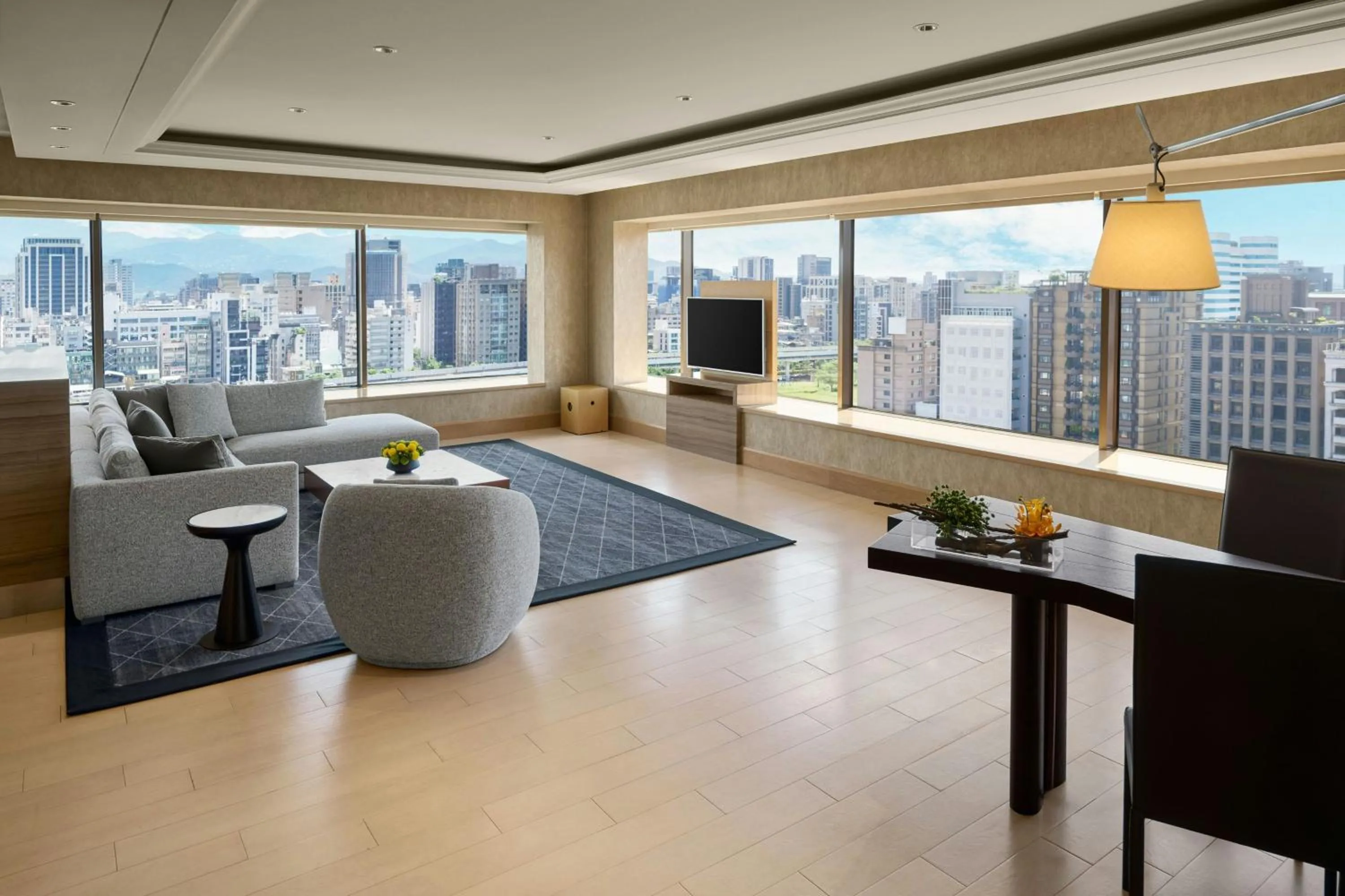 Photo of the whole room in Sheraton Grand Taipei Hotel